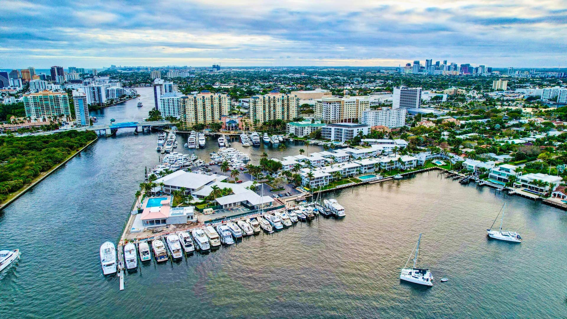 2727 Yacht Club Boulevard, #2a, Fort Lauderdale, FL 33304 Close to Downtown Fort Lauderdale