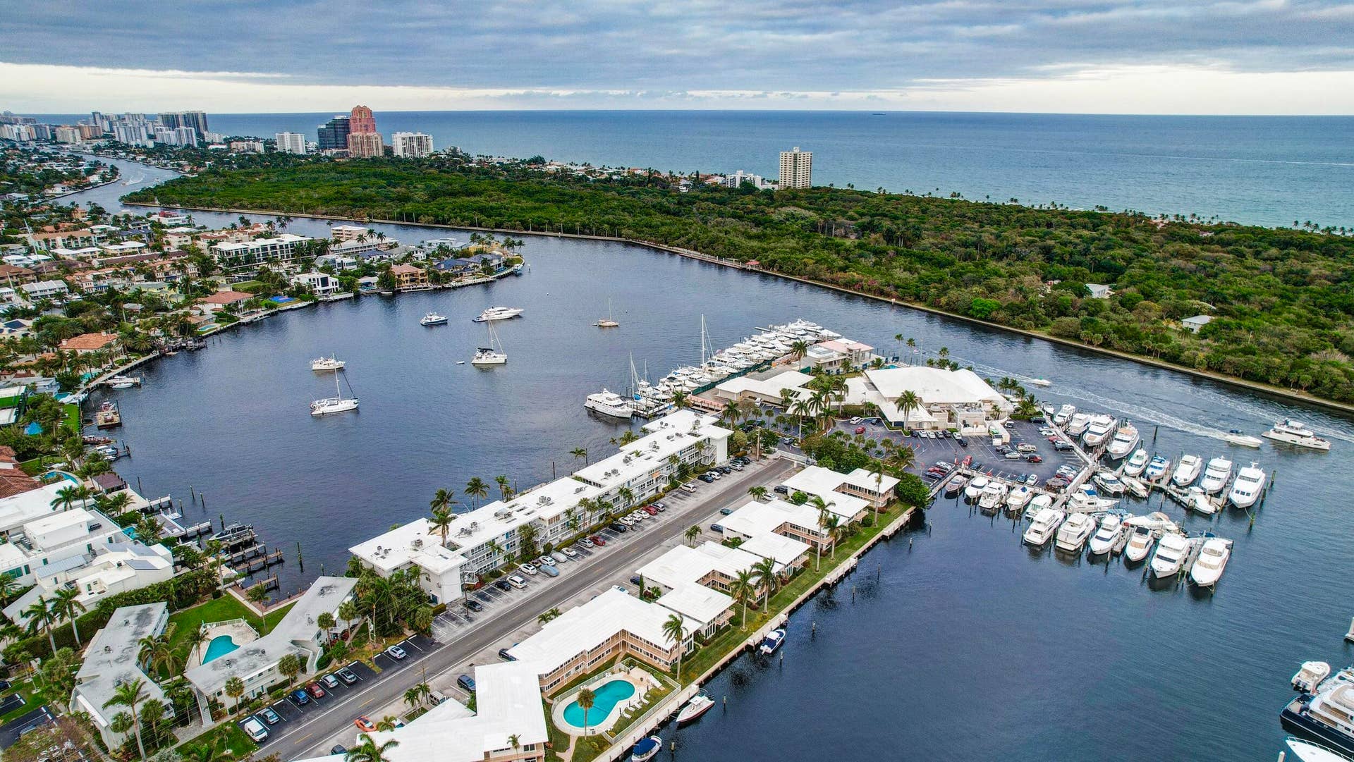 2727 Yacht Club Boulevard, #2a, Fort Lauderdale, FL 33304 Minutes to the Beach