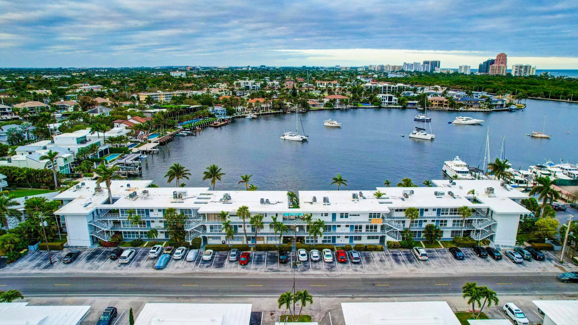 2727 Yacht Club Boulevard, #2a, Fort Lauderdale, FL 33304 In the Yachting Capitol of the World
