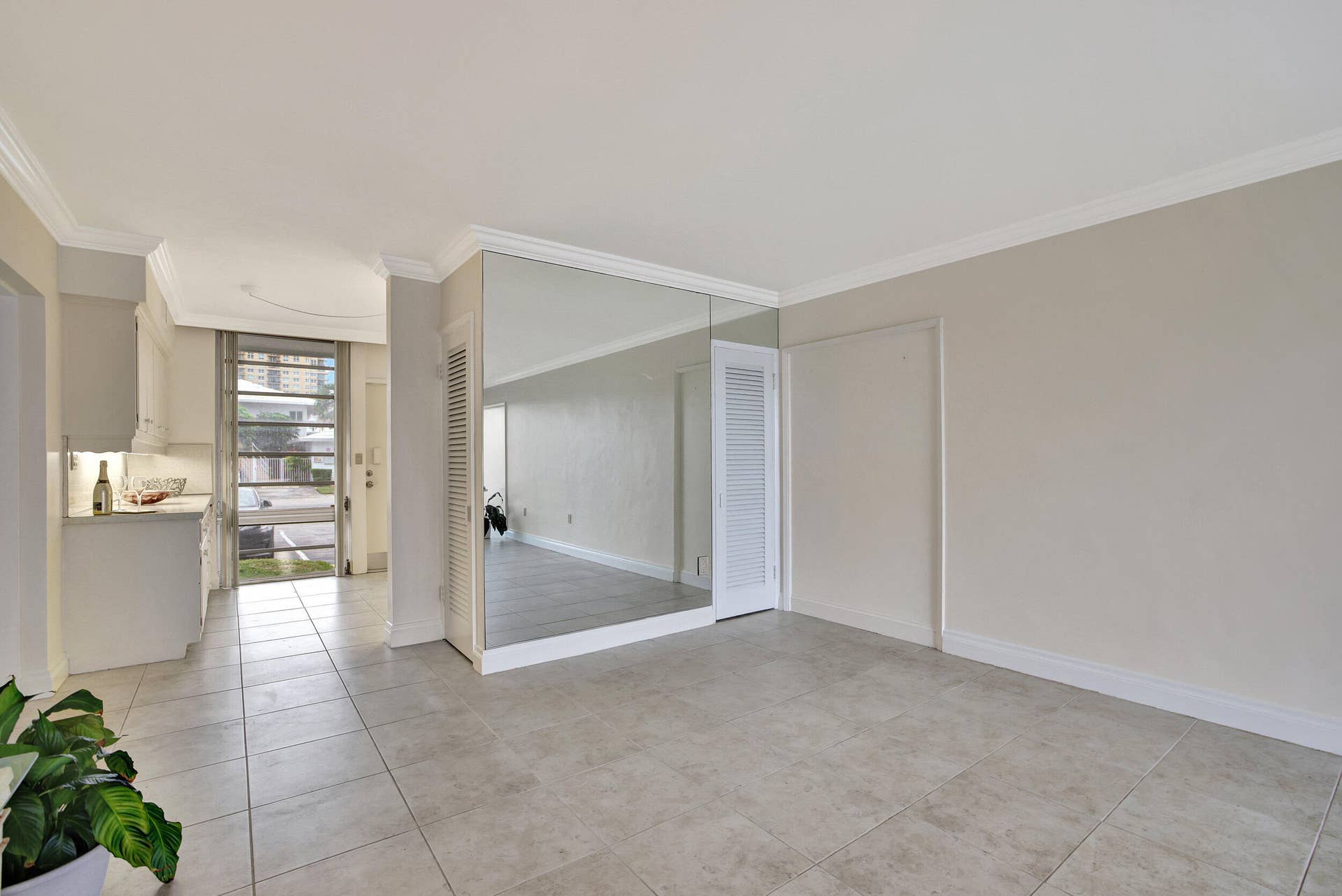 2727 Yacht Club Boulevard, #2a, Fort Lauderdale, FL 33304 Dining Area