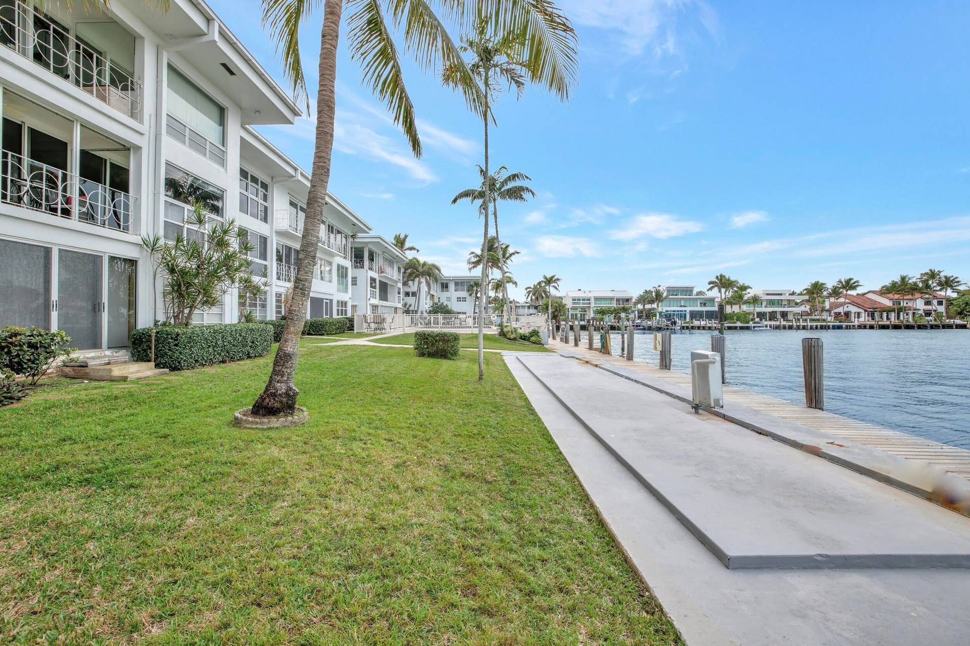 2727 Yacht Club Boulevard, #2a, Fort Lauderdale, FL 33304 400 Feet of Dock