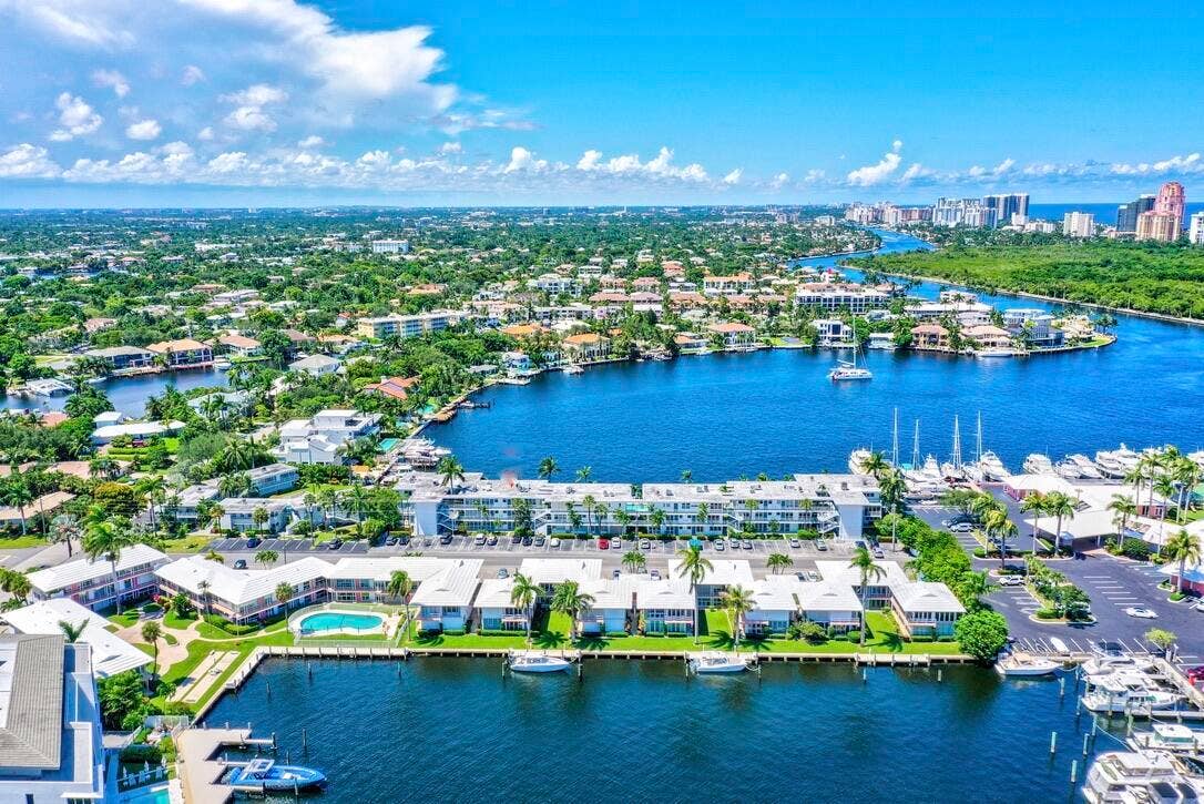 2727 Yacht Club Boulevard, #2a, Fort Lauderdale, FL 33304 Quiet and Serene Location