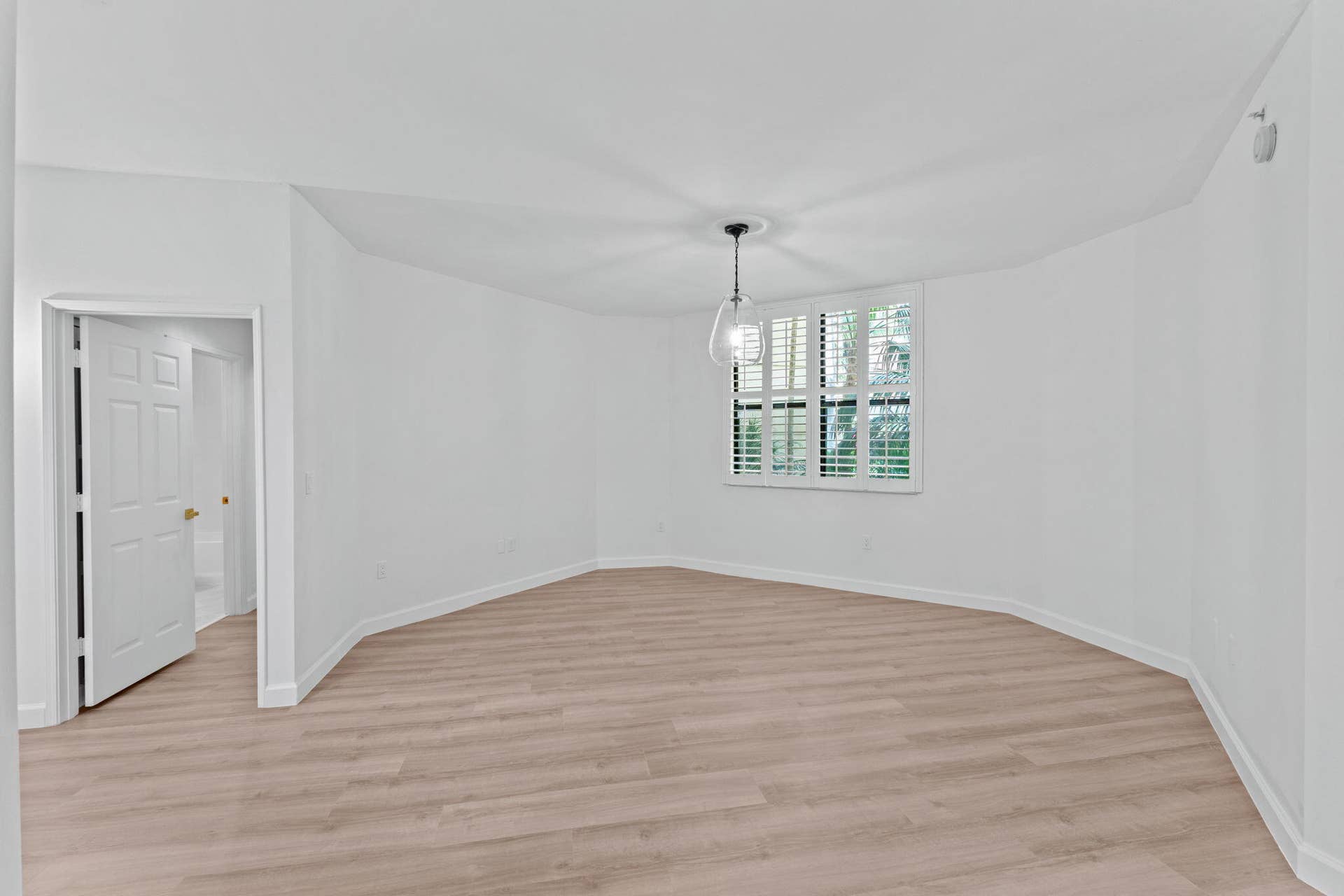 720 S Sapodilla Avenue, #106, West Palm Beach, FL 33401 Living area