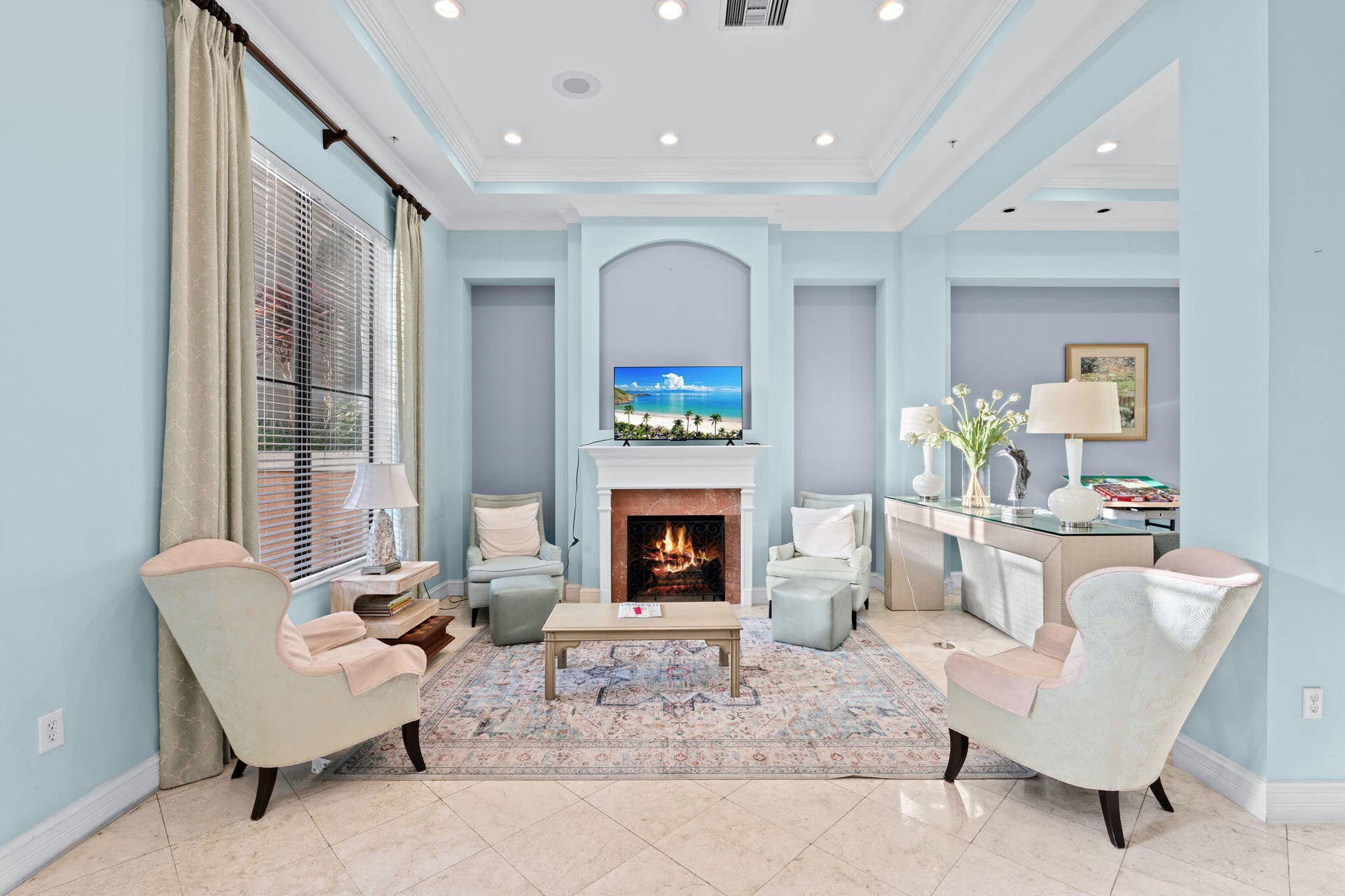720 S Sapodilla Avenue, #106, West Palm Beach, FL 33401 Resident lounge