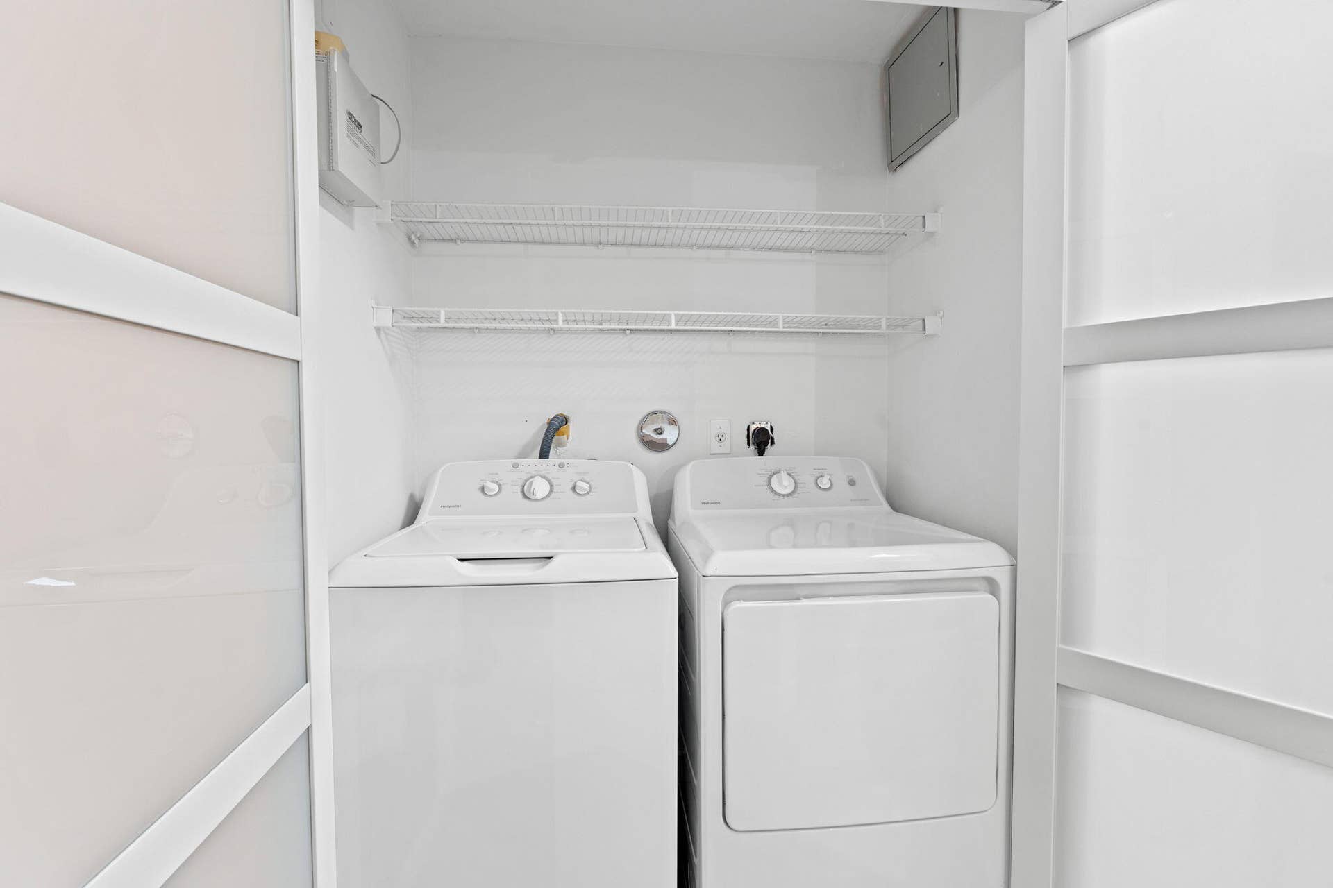 720 S Sapodilla Avenue, #106, West Palm Beach, FL 33401 Laundry