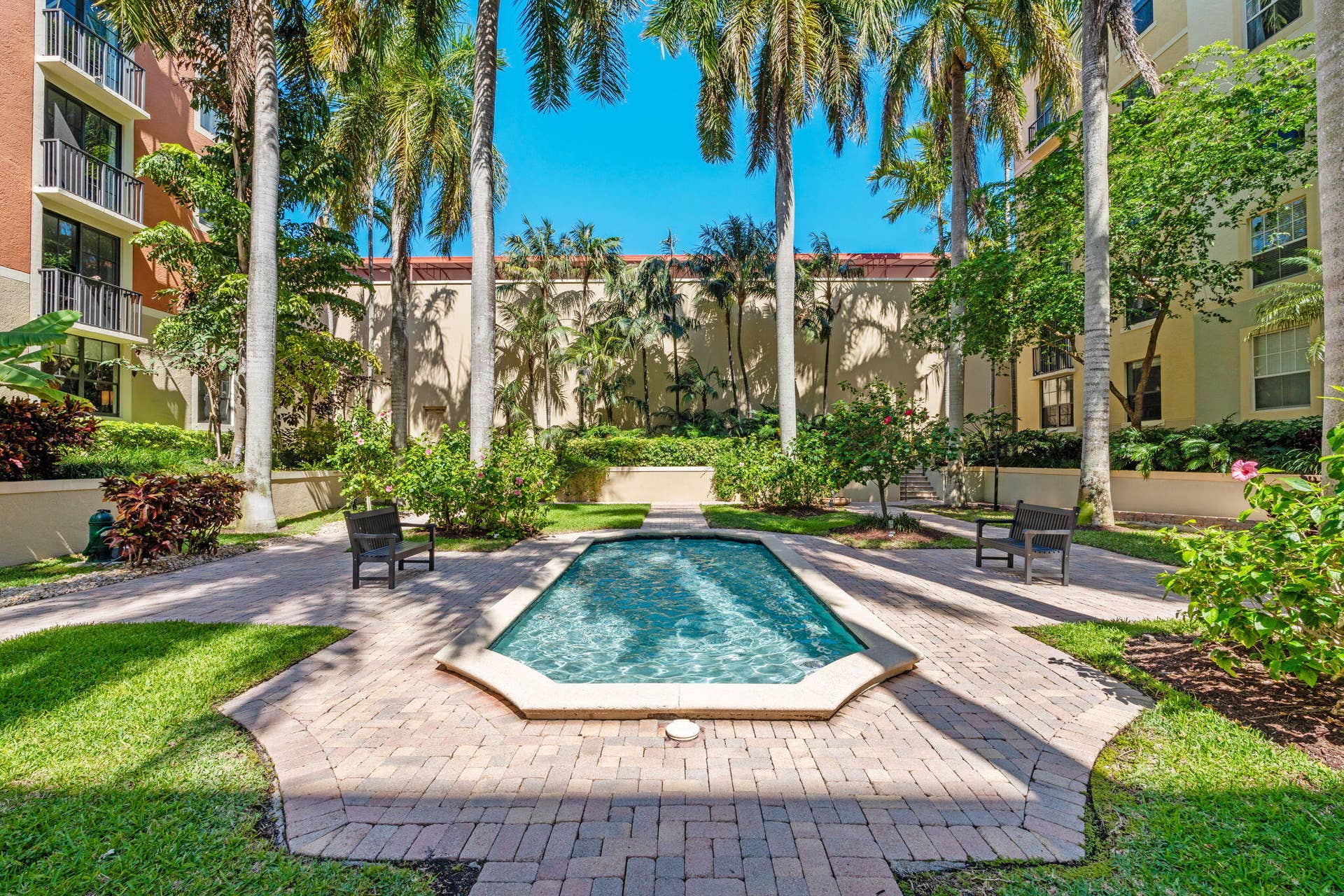 720 S Sapodilla Avenue, #106, West Palm Beach, FL 33401 Courtyard 3