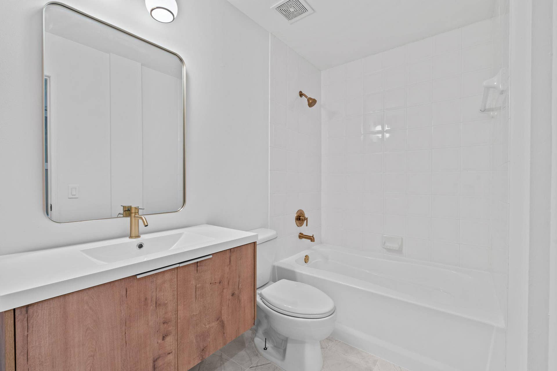 720 S Sapodilla Avenue, #106, West Palm Beach, FL 33401 Bathroom 1