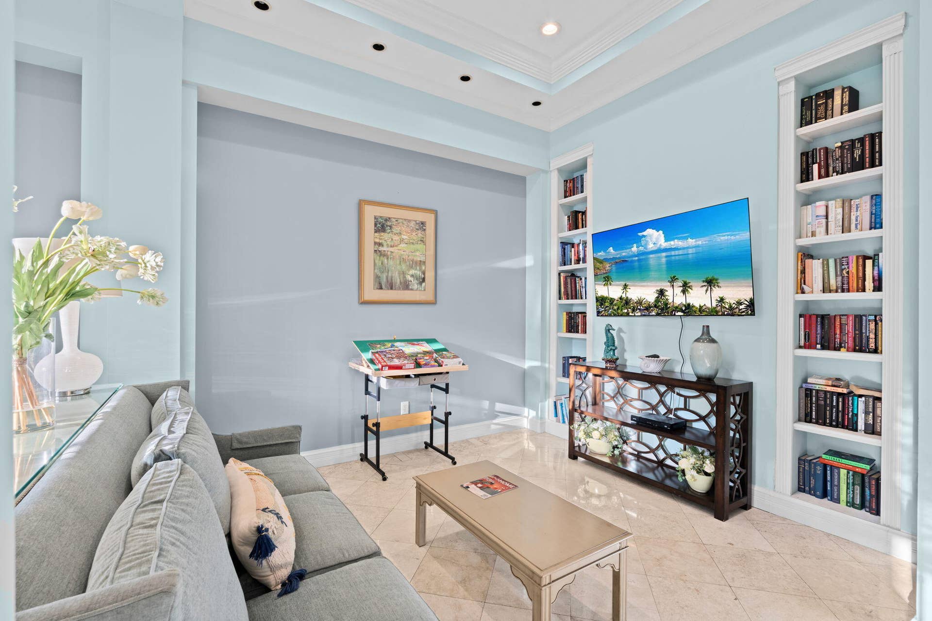 720 S Sapodilla Avenue, #106, West Palm Beach, FL 33401 Common area seating
