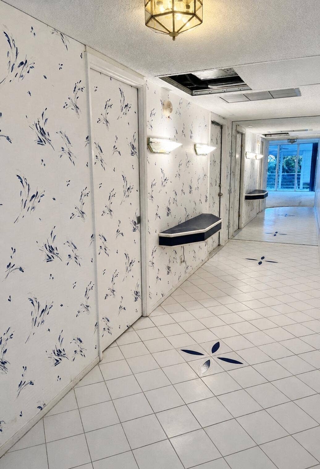 3010 N Course Drive, #312, Pompano Beach, FL 33069 Foyer view