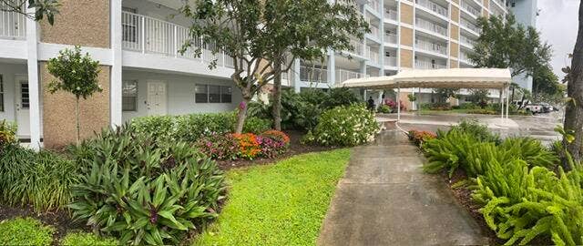 3010 N Course Drive, #312, Pompano Beach, FL 33069 Bldg 38 landscaping