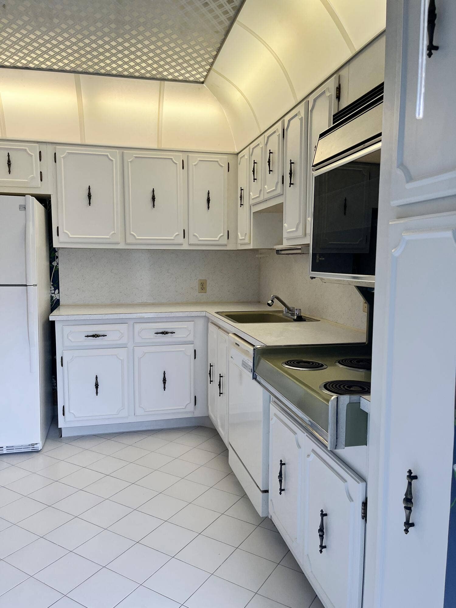 3010 N Course Drive, #312, Pompano Beach, FL 33069 Eat-in Kitchen