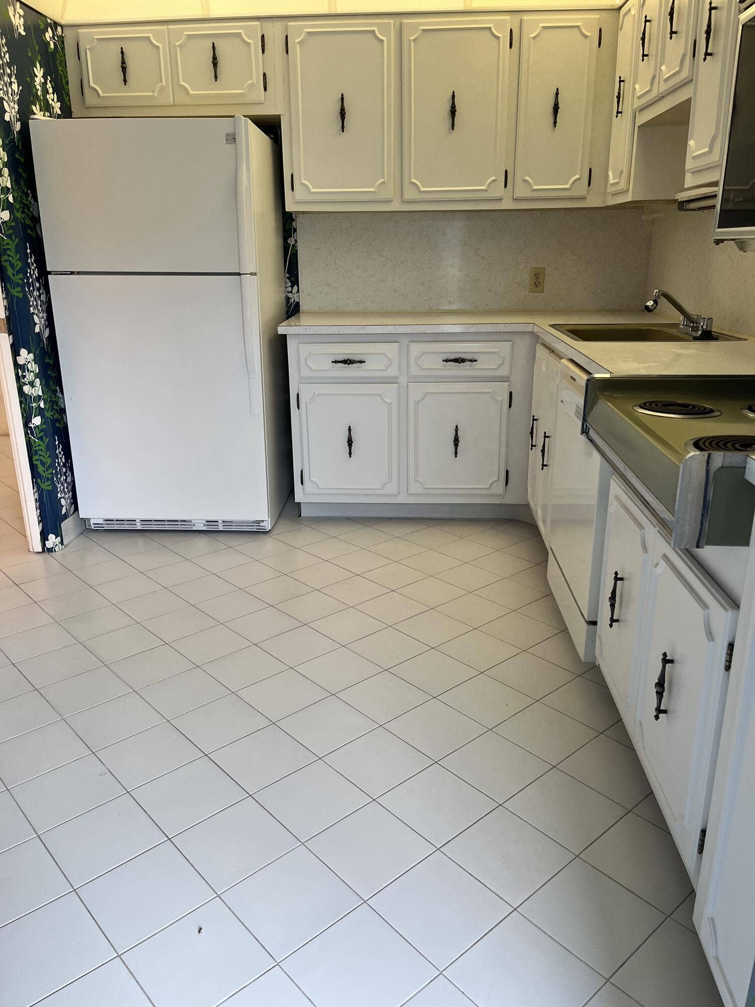 3010 N Course Drive, #312, Pompano Beach, FL 33069 Eat-in Kitchen