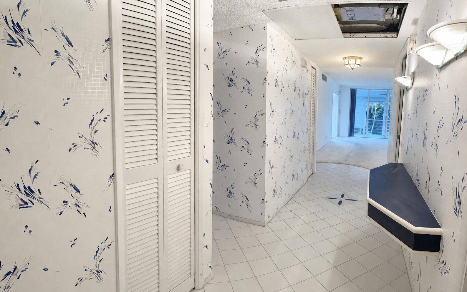 3010 N Course Drive, #312, Pompano Beach, FL 33069 Entry coat or shoe closet