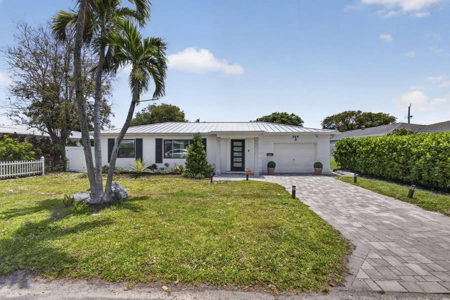 Property photo for 326 Alhambra Place, West Palm Beach, FL