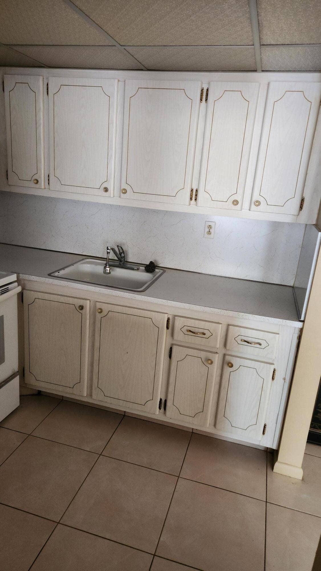 102 Andover D, West Palm Beach, FL 33417 Kitchen tiled floor