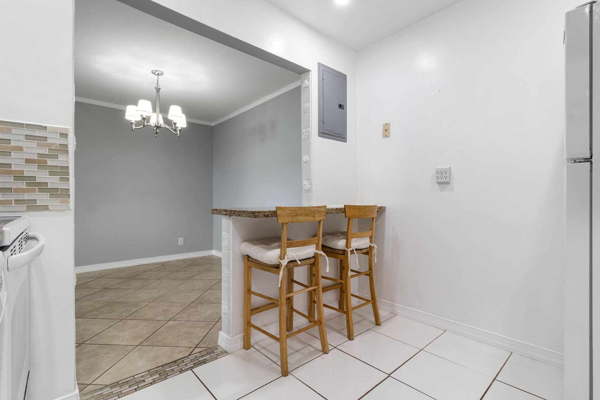 6447_BAY_CLUB_DR_APT_2 Kitchen 3