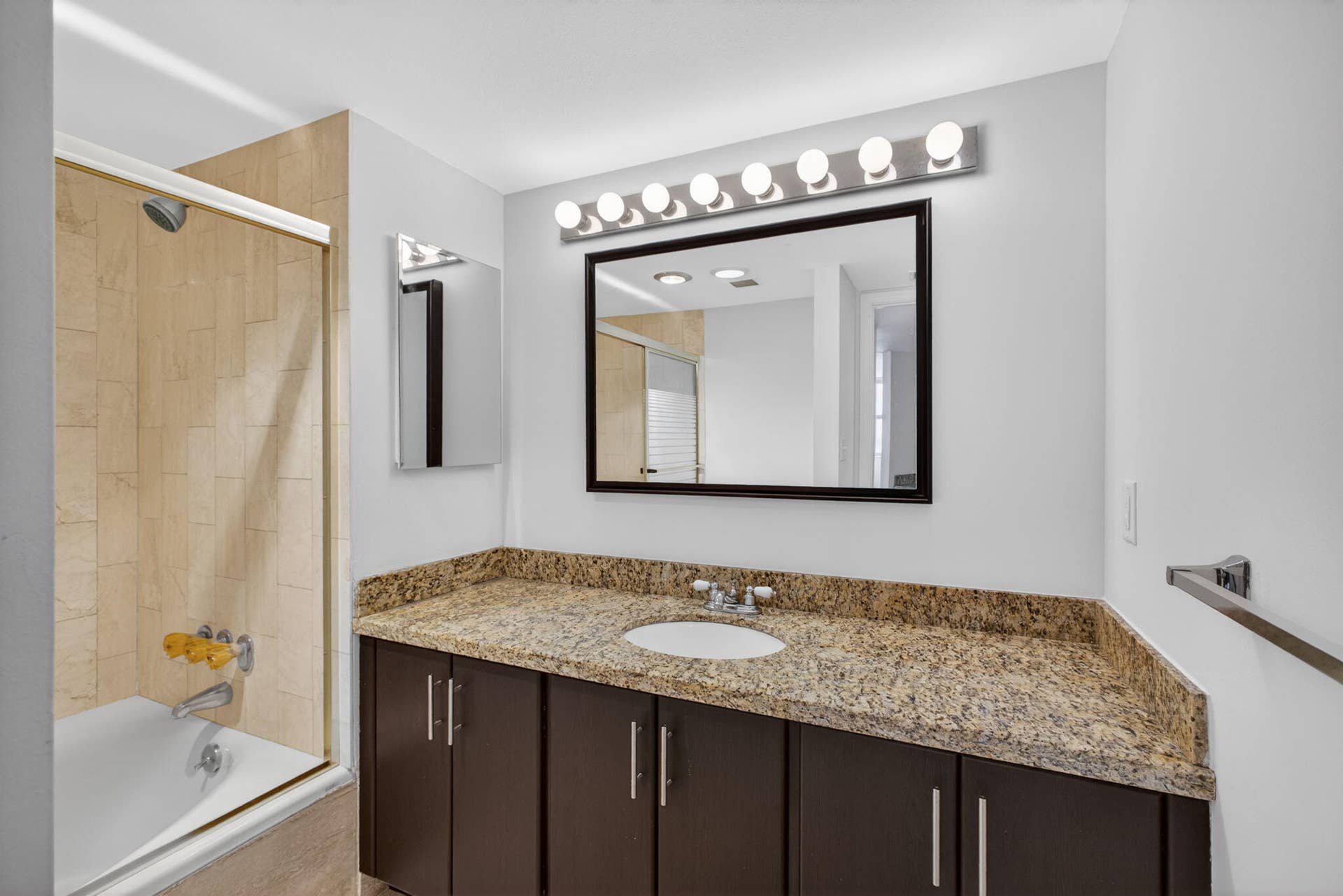 5200 N Ocean Drive, #1004, Singer Island, FL 33404 Primary Bath