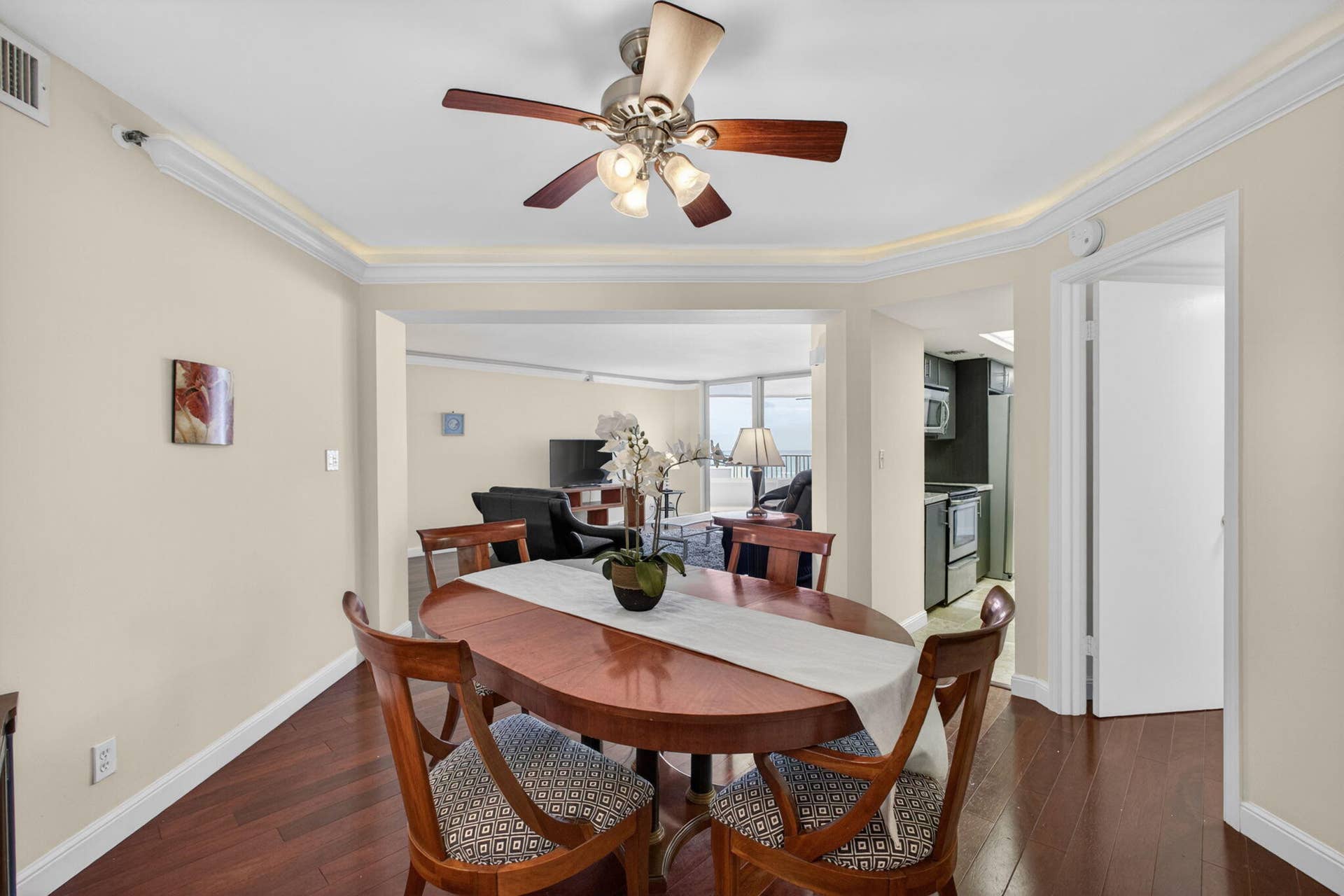5200 N Ocean Drive, #1004, Singer Island, FL 33404 Dining Room