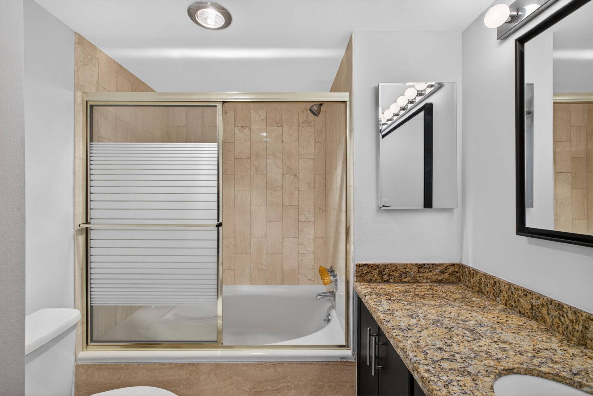 5200 N Ocean Drive, #1004, Singer Island, FL 33404 Primary Bath