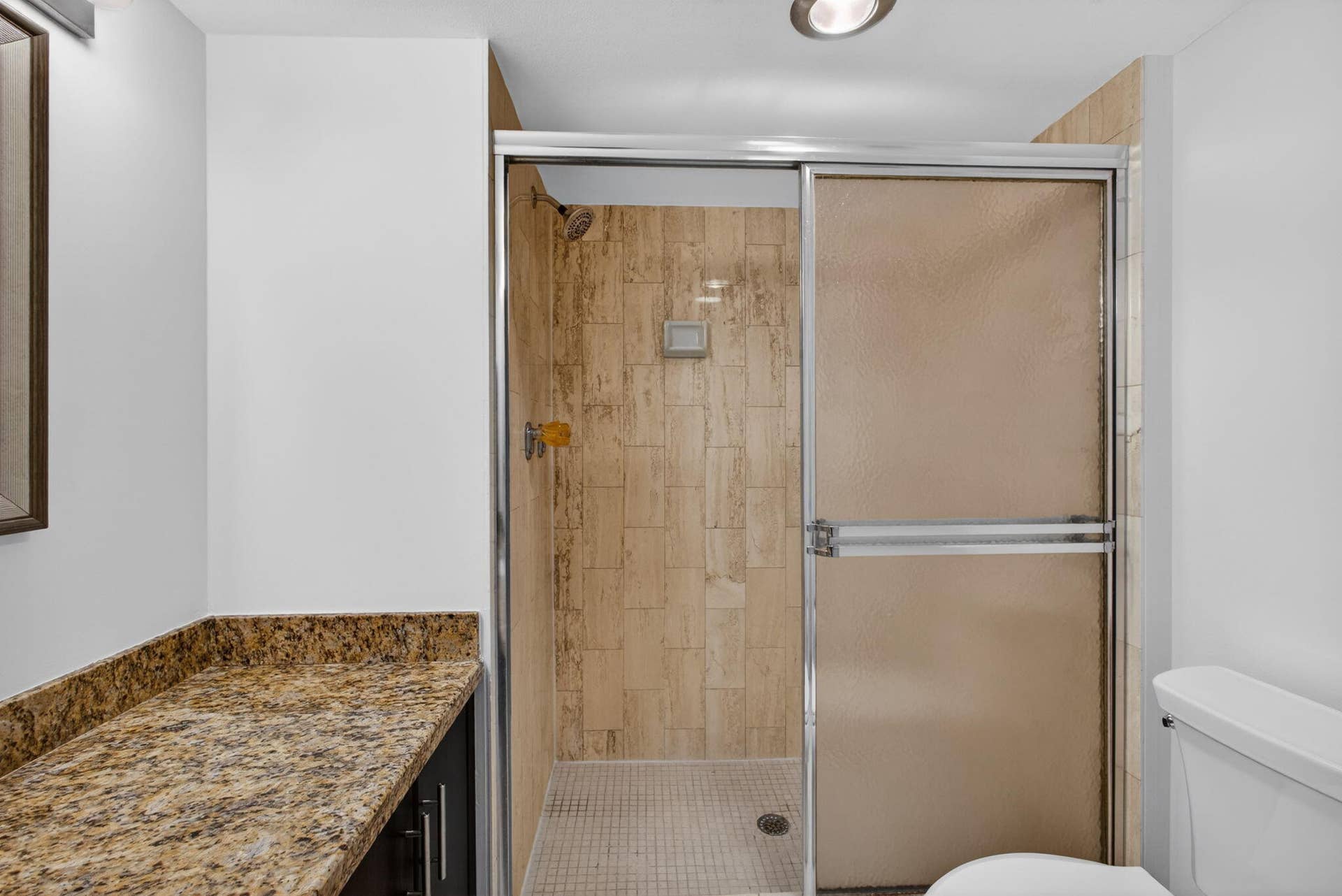 5200 N Ocean Drive, #1004, Singer Island, FL 33404 Guest Bath