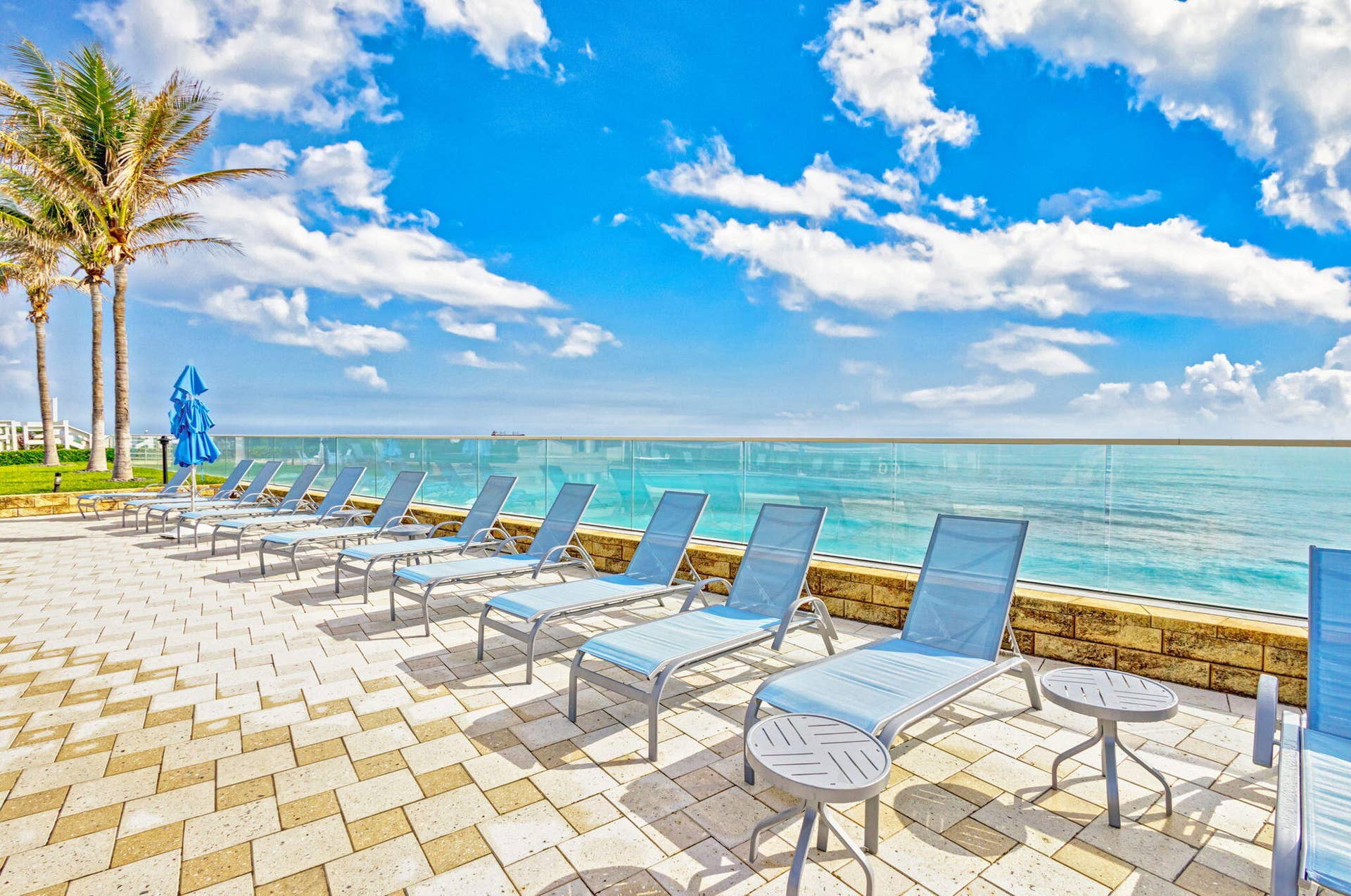 5200 N Ocean Drive, #1004, Singer Island, FL 33404 Pool Deck