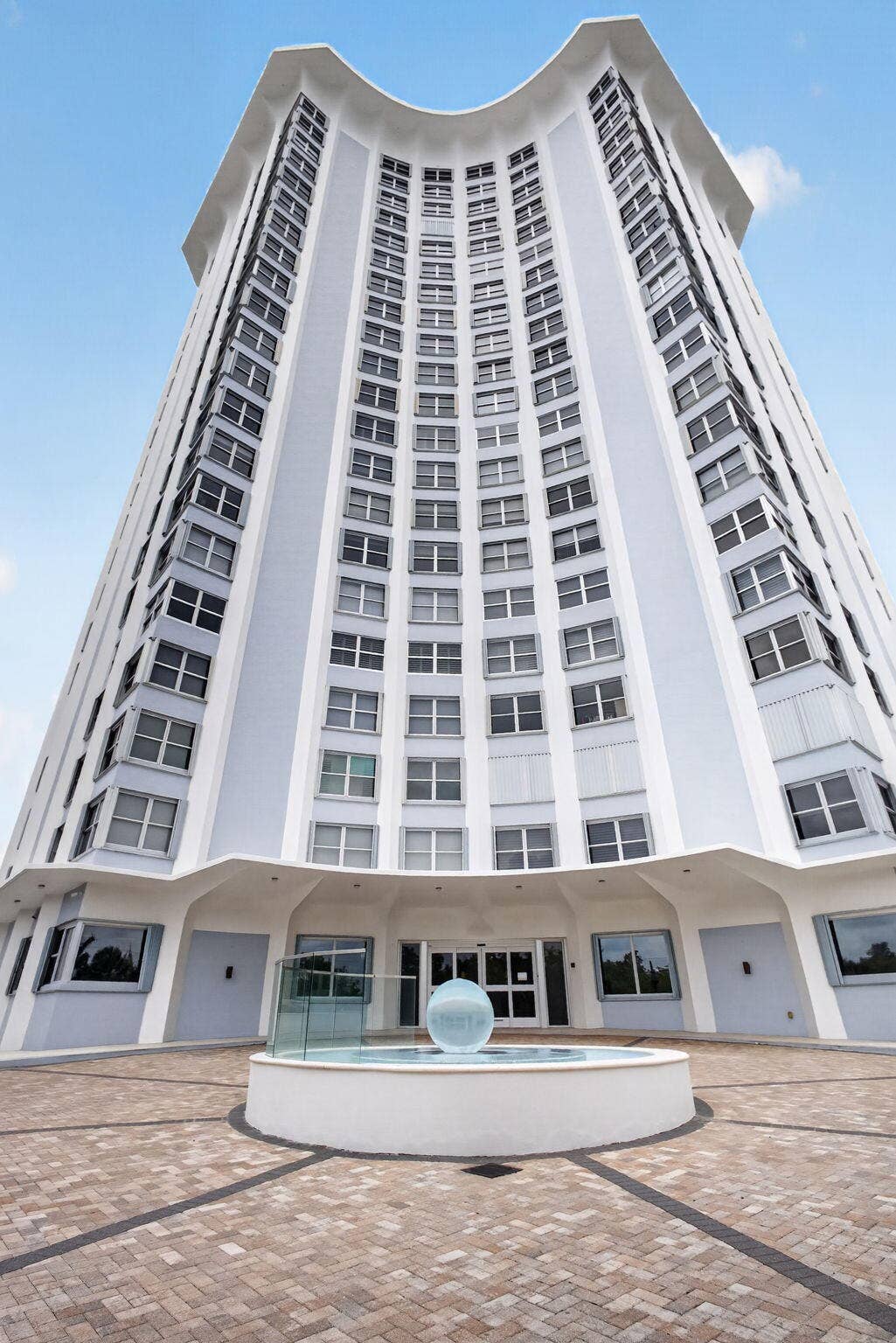 5200 N Ocean Drive, #1004, Singer Island, FL 33404 Corniche