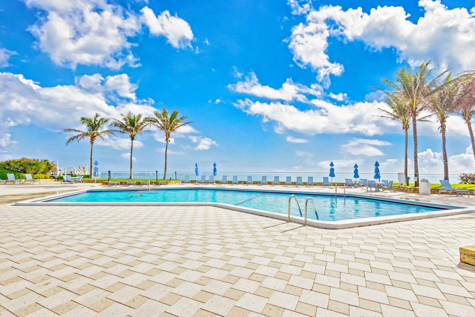 5200 N Ocean Drive, #1004, Singer Island, FL 33404 Pool