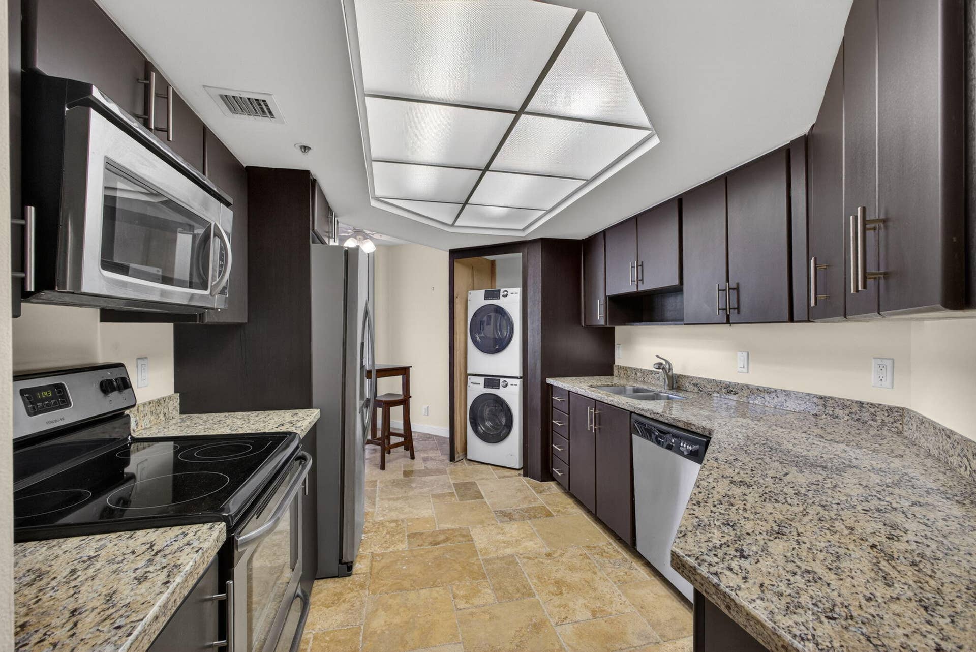 5200 N Ocean Drive, #1004, Singer Island, FL 33404 Kitchen
