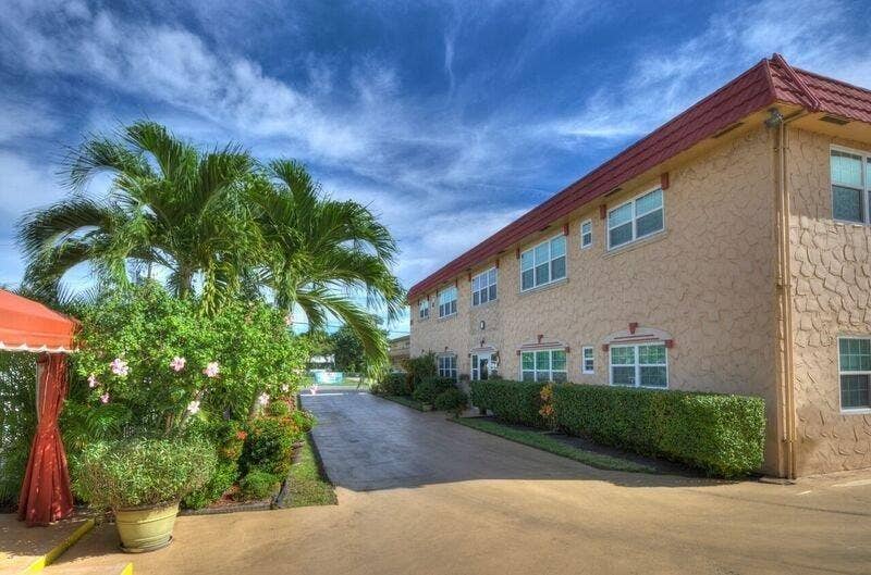 221 SE 9th Avenue, #101, Pompano Beach, FL 33060 Building