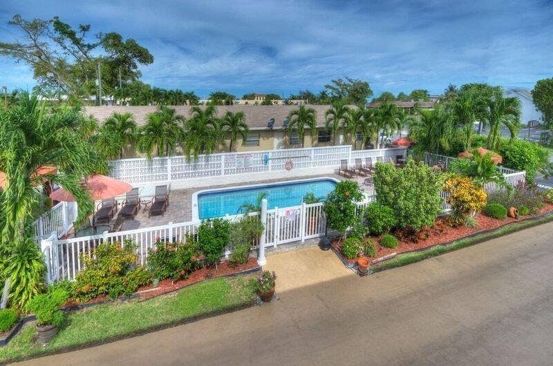 221 SE 9th Avenue, #101, Pompano Beach, FL 33060 Pool