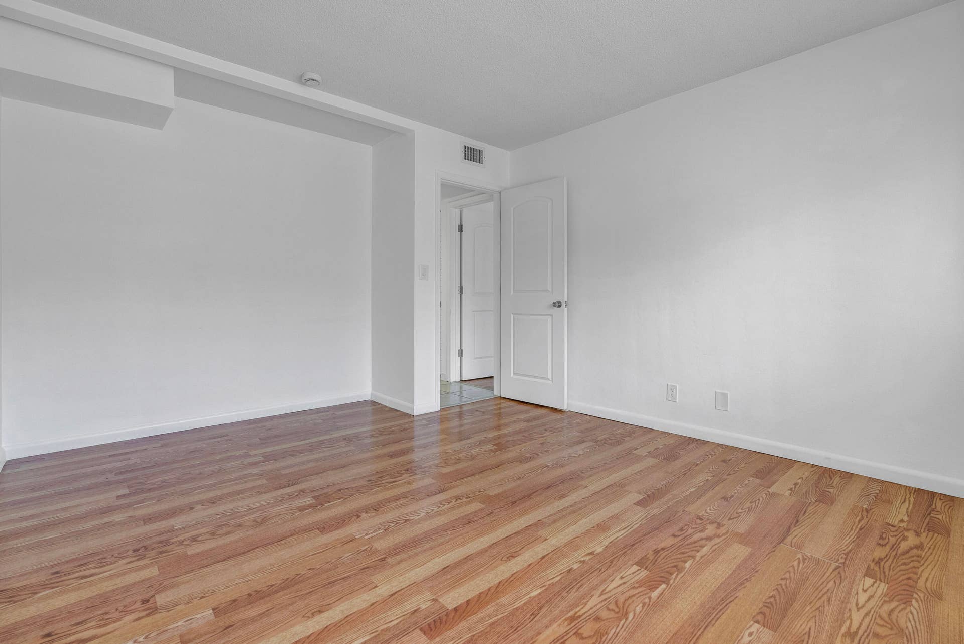 1965 S Ocean Boulevard, #202, Lauderdale By The Sea, FL 33062 DSC09636