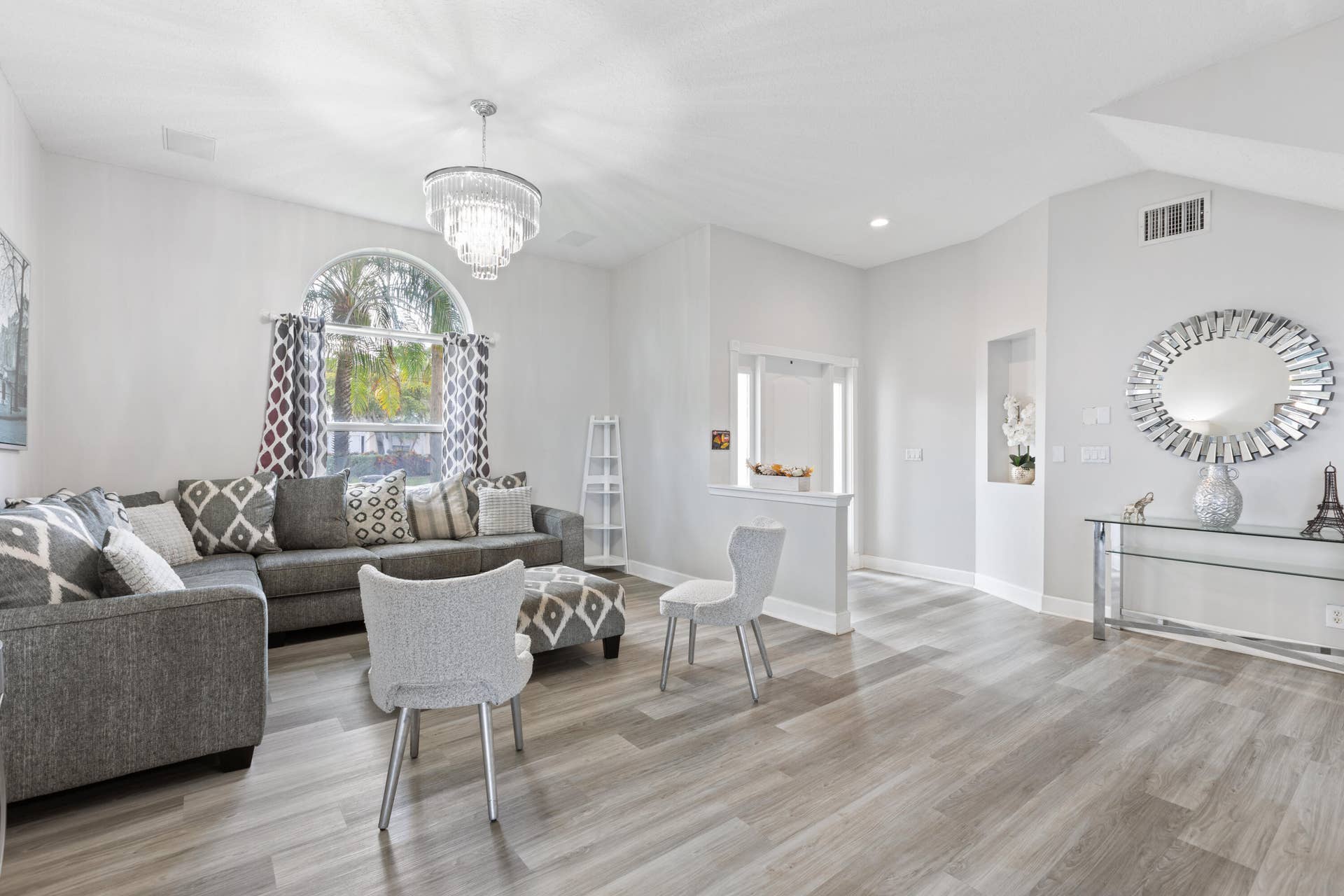 3221 El Camino, West Palm Beach, FL 33409 7E1A5016