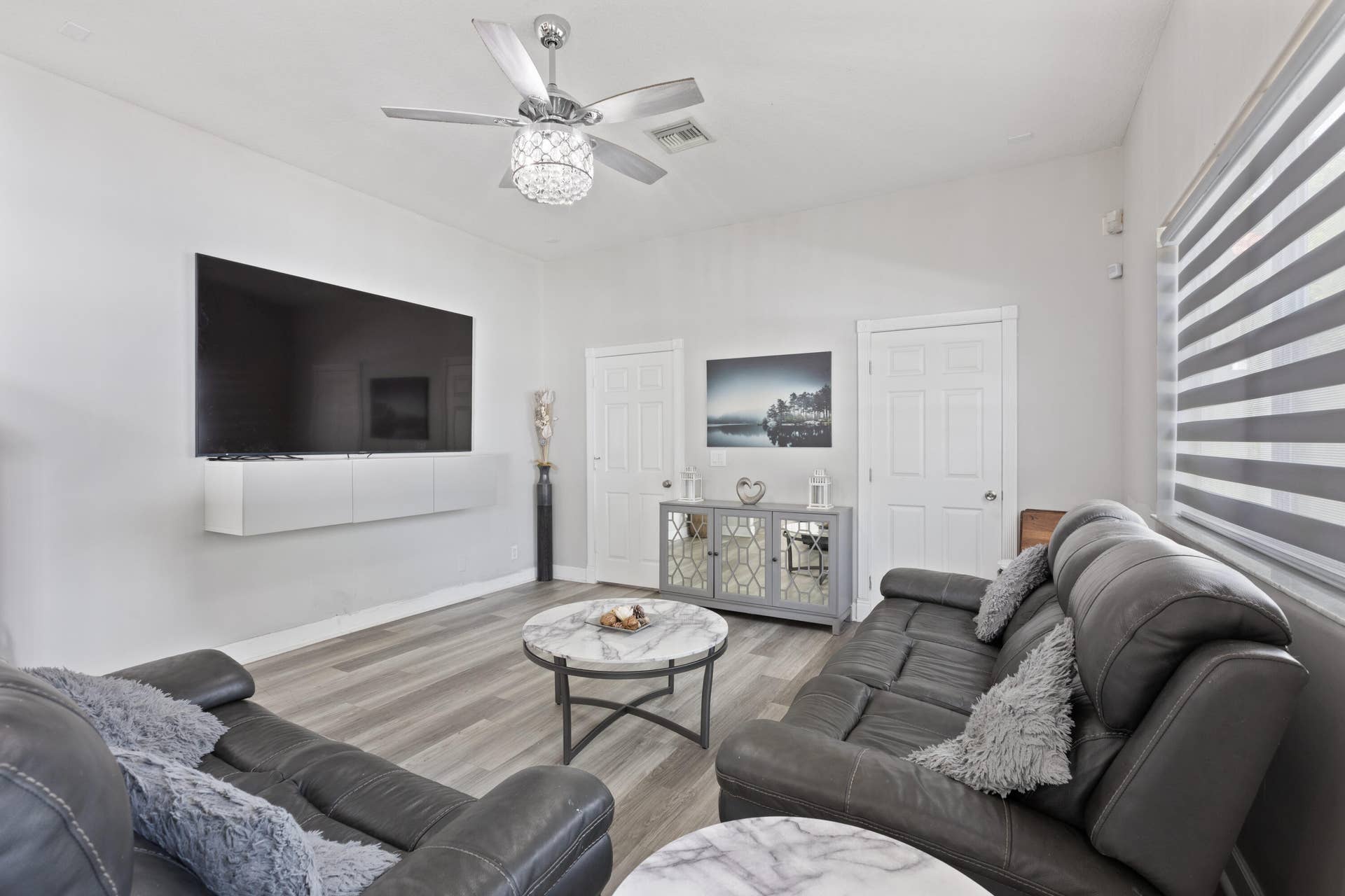 3221 El Camino, West Palm Beach, FL 33409 7E1A5056