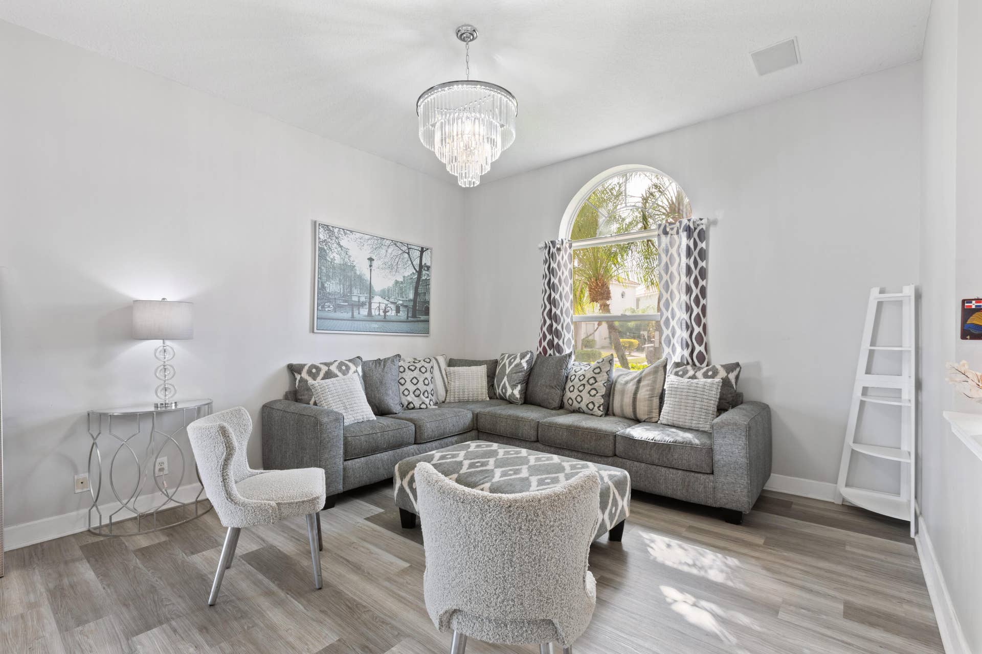 3221 El Camino, West Palm Beach, FL 33409 7E1A5006