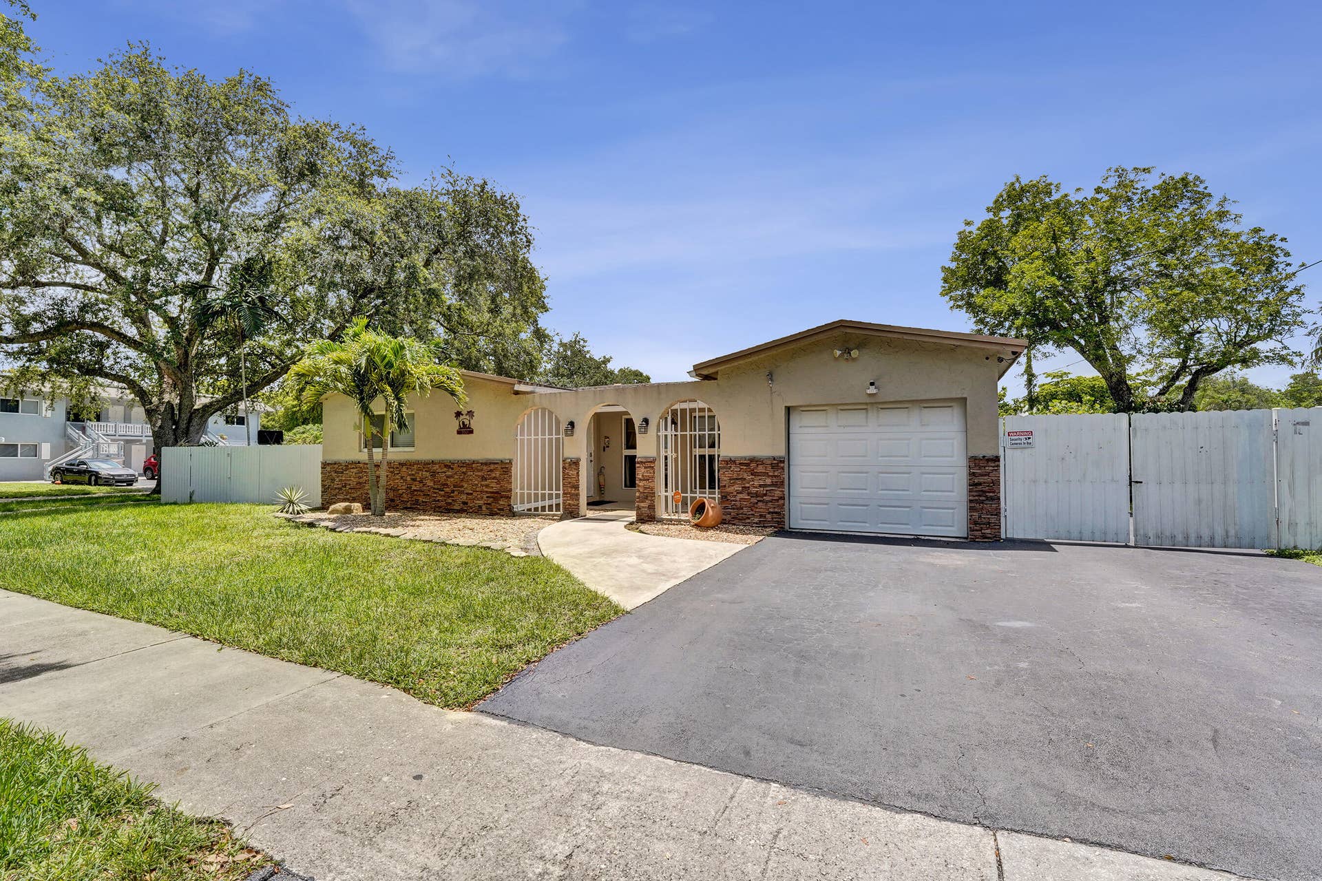 9101 SW 52nd Court, Cooper City, FL 33328 DSC01079