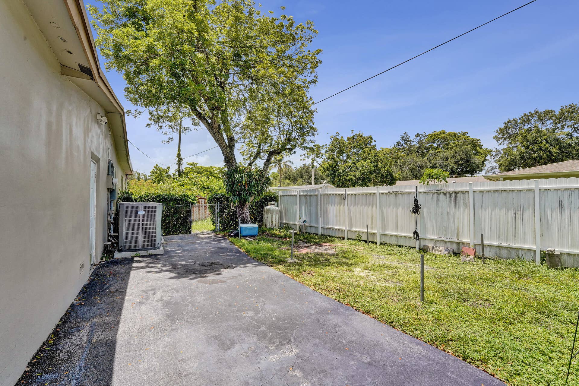 9101 SW 52nd Court, Cooper City, FL 33328 DSC01067
