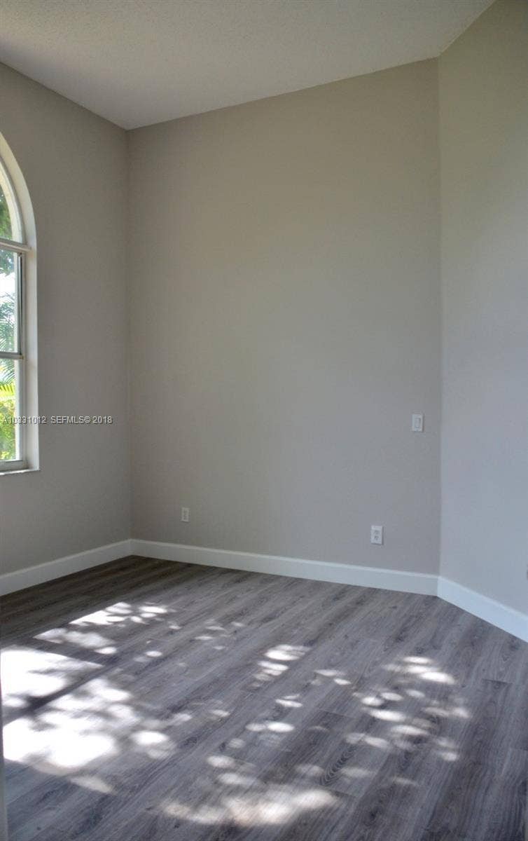 GUESTROOM 1