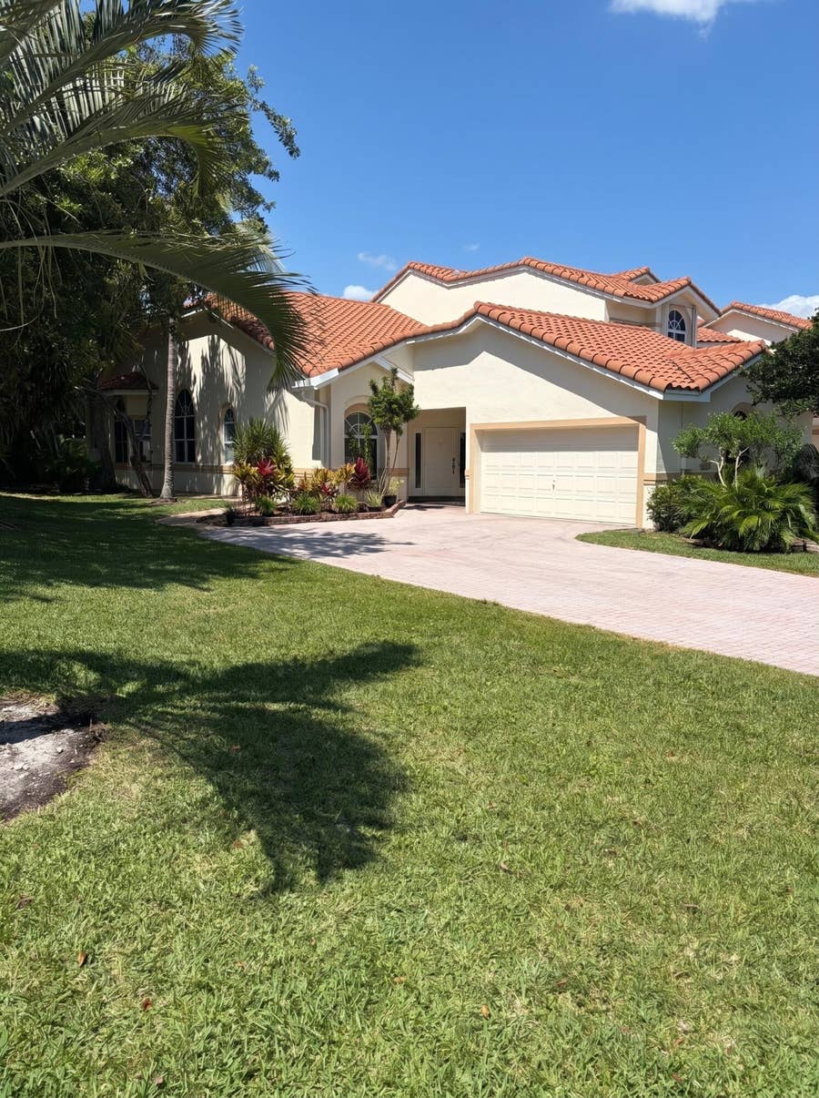 Property photo for 521 W Palm Aire Drive, Pompano Beach, FL
