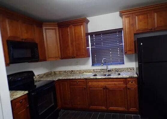3391 Avenue S, Riviera Beach, FL 33404 kitchen 1