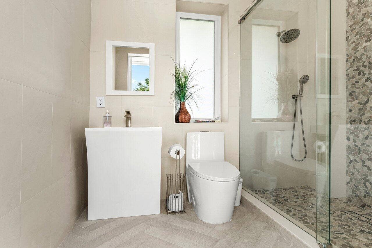 Guest bath 2
