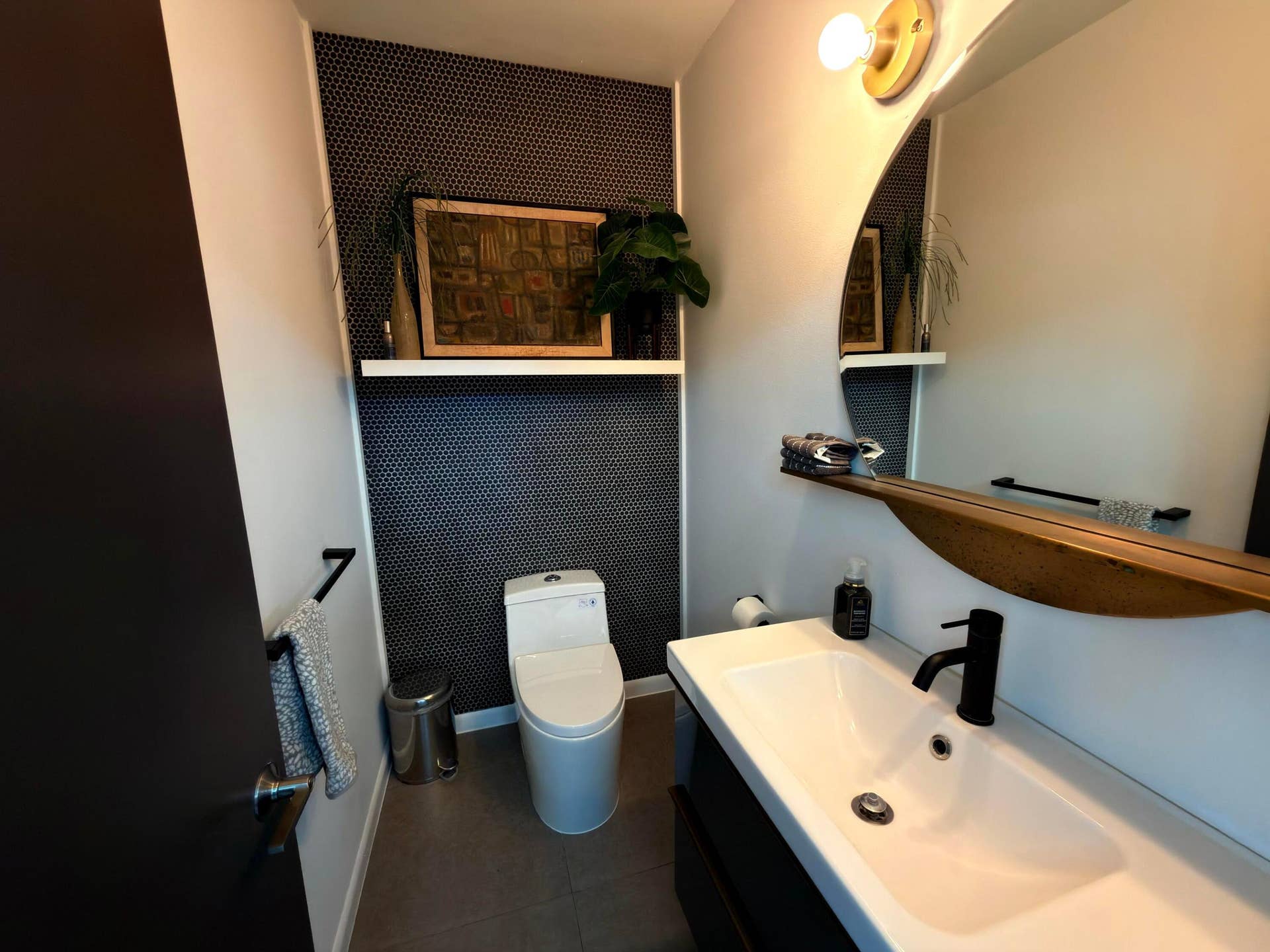 2222 NE 15th Court, Fort Lauderdale, FL 33304 Half bath