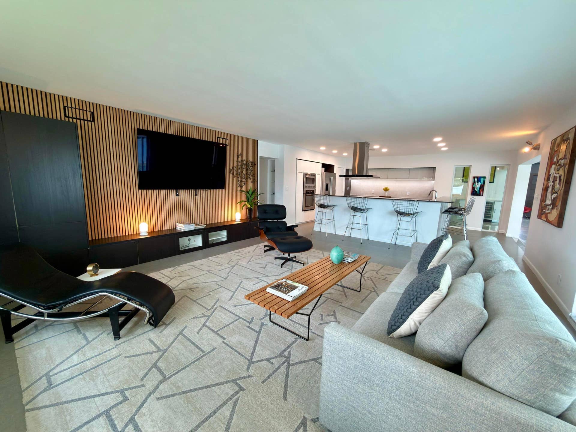 2222 NE 15th Court, Fort Lauderdale, FL 33304 Family room open to kitchen