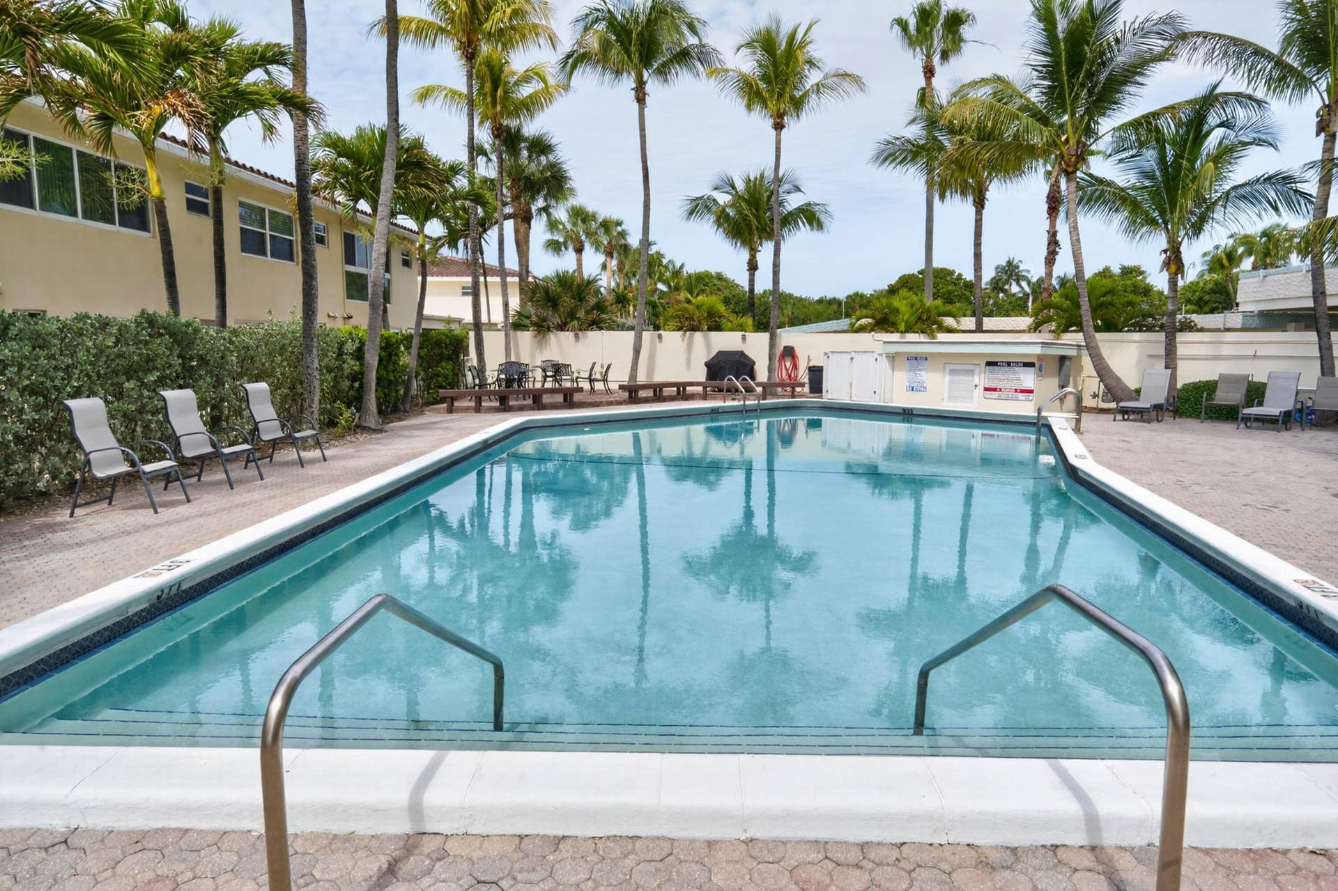 6000 N Ocean Boulevard, #2a, Lauderdale By The Sea, FL 33308 030-028-Community Pool-4000x2664