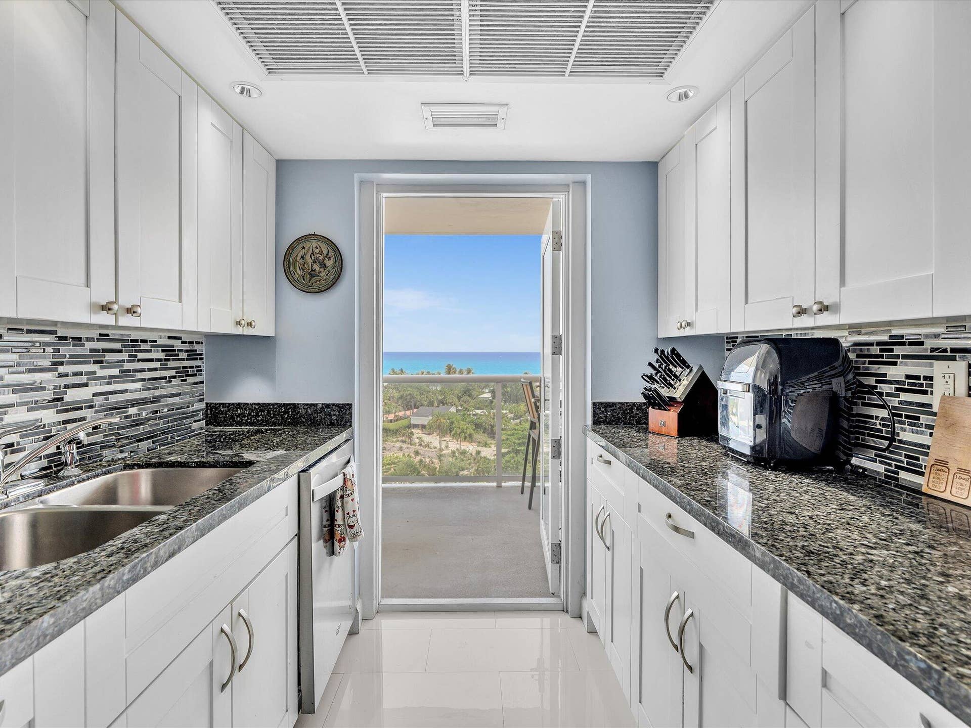 2841 N Ocean Boulevard, #1102, Fort Lauderdale, FL 33308 27-FPP00656