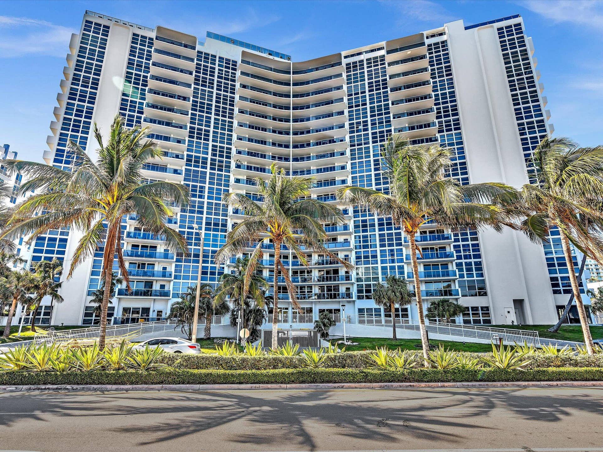 2841 N Ocean Boulevard, #1102, Fort Lauderdale, FL 33308 47-DSC00191