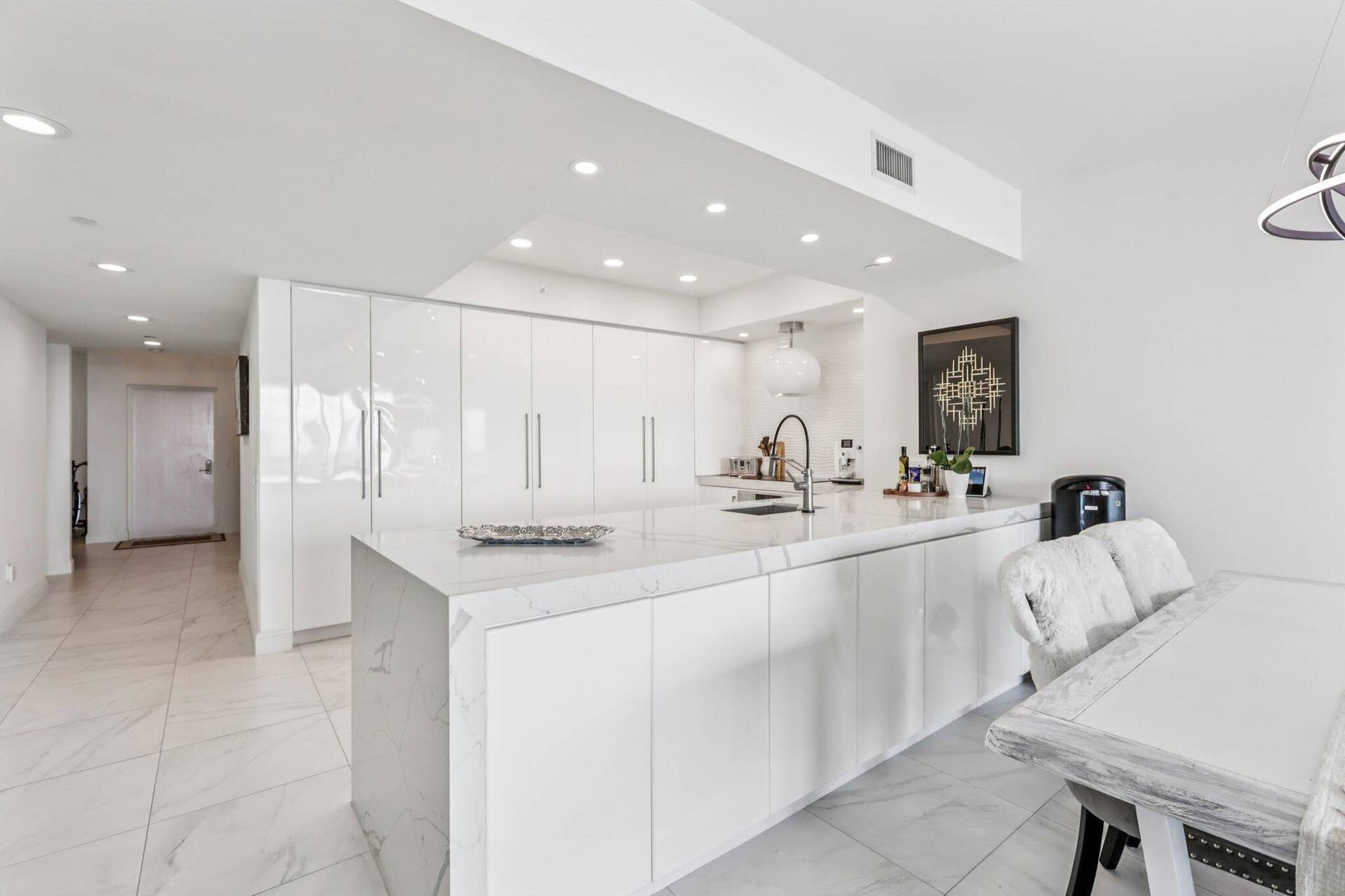 15-web-or-mls-Lake Shore Dr 2008-S0710-0