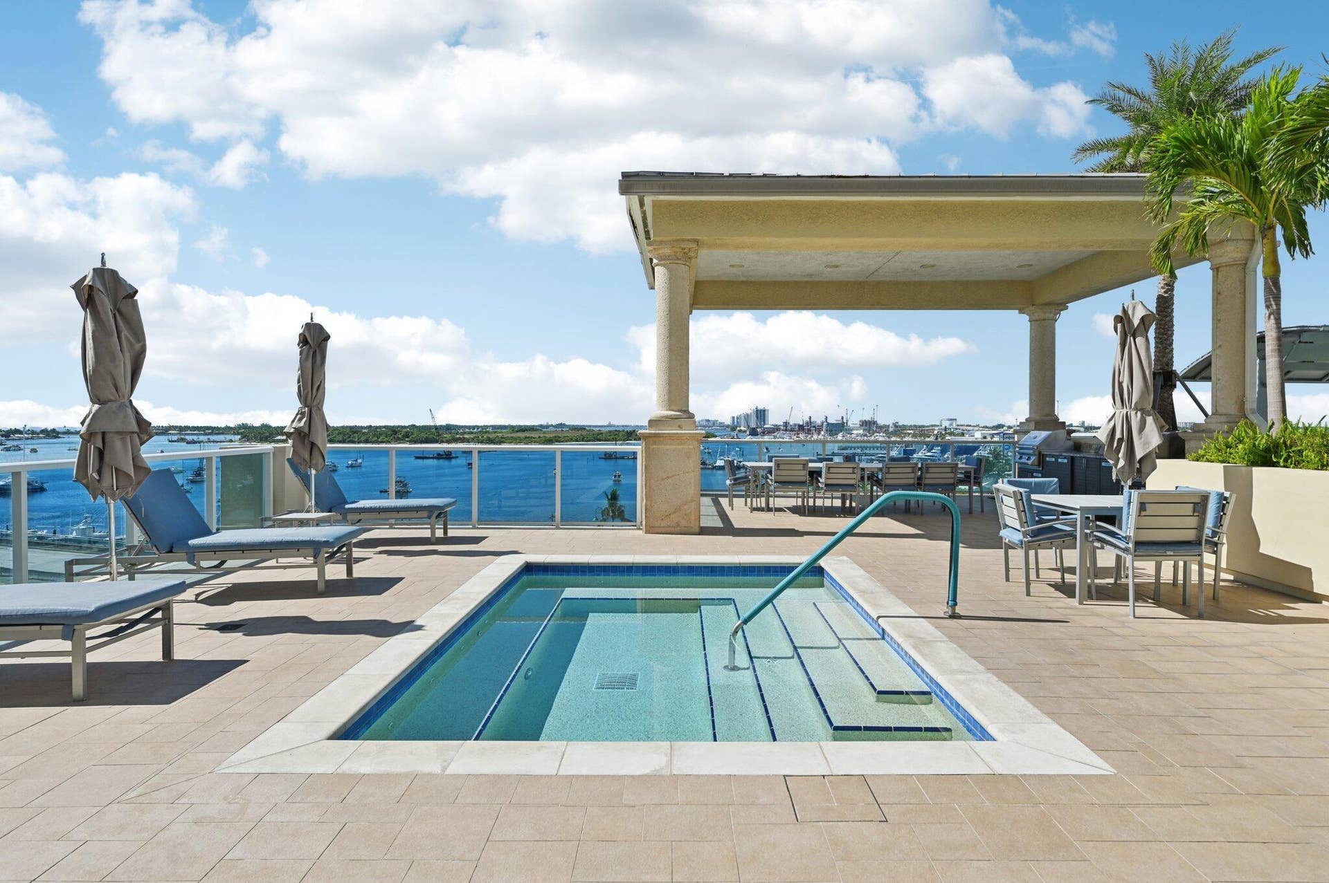 47-web-or-mls-Lake Shore Dr-L1508-[resho