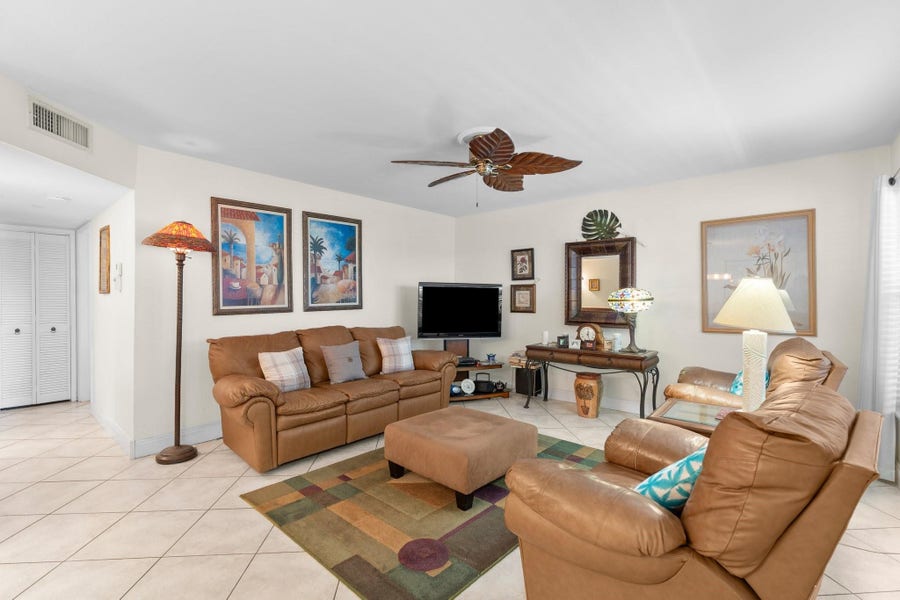 Property photo for 100 SE 6th Avenue, #304, Pompano Beach, FL