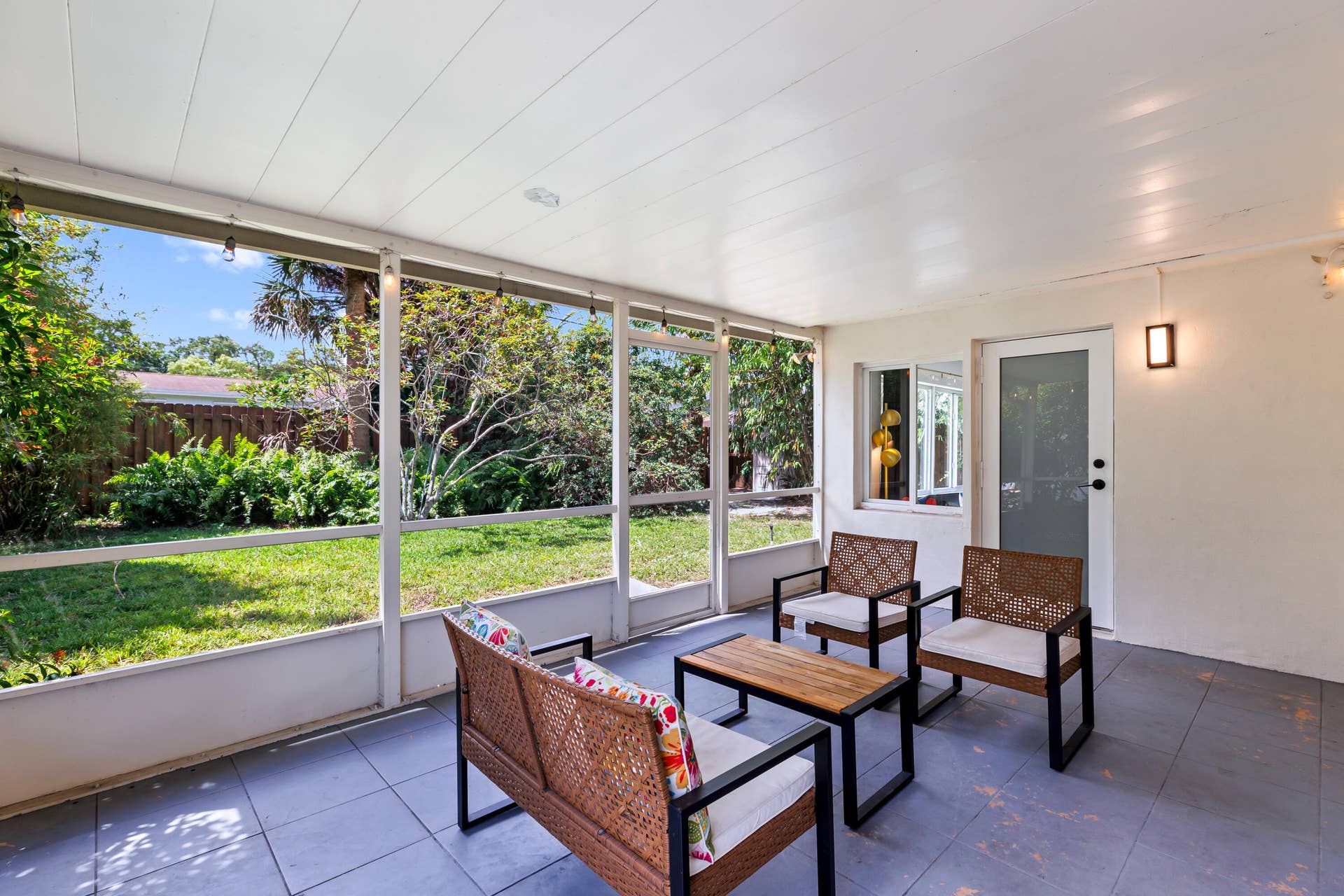 PATIO 1
