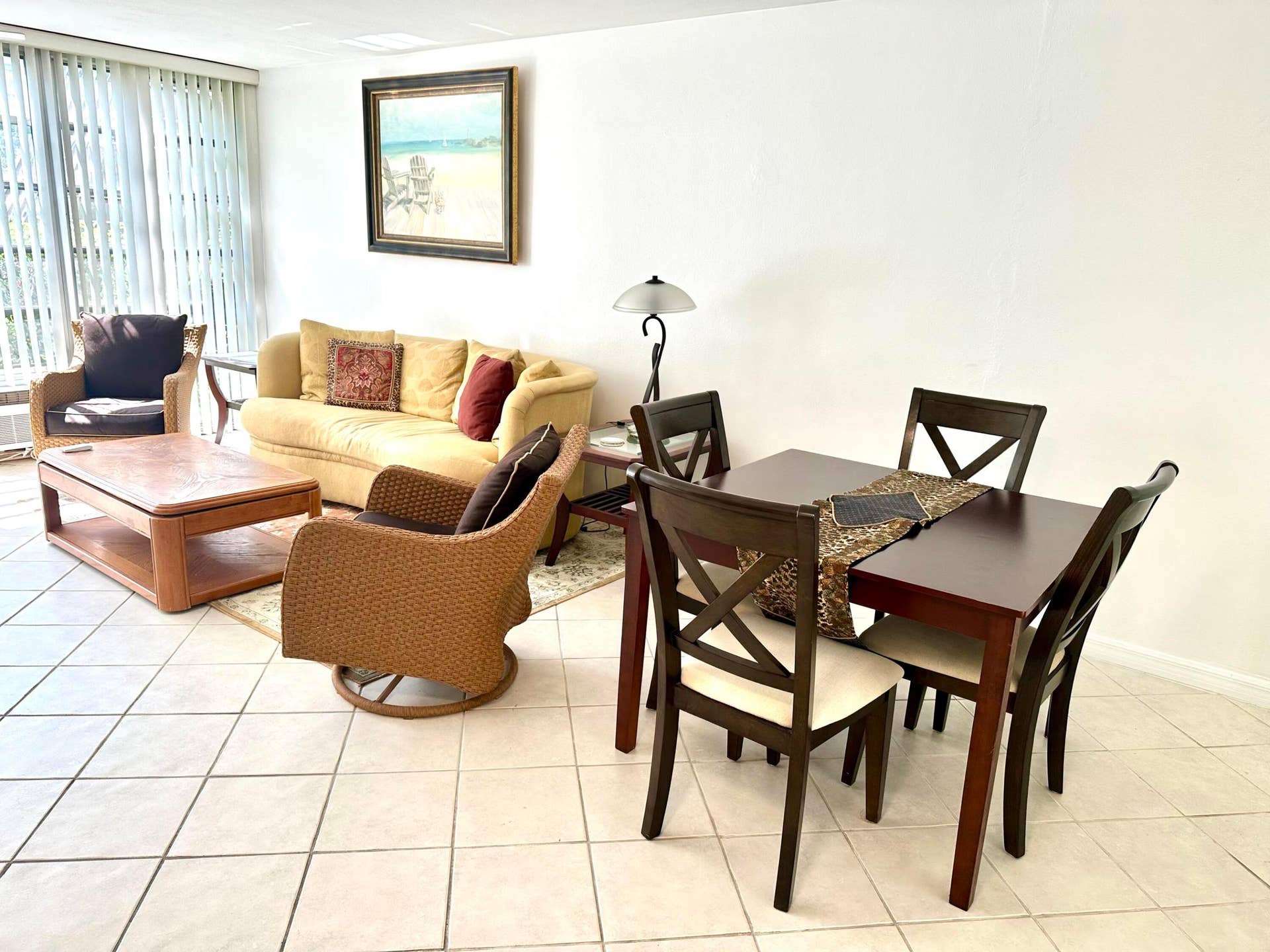 MC LIVING-DINING